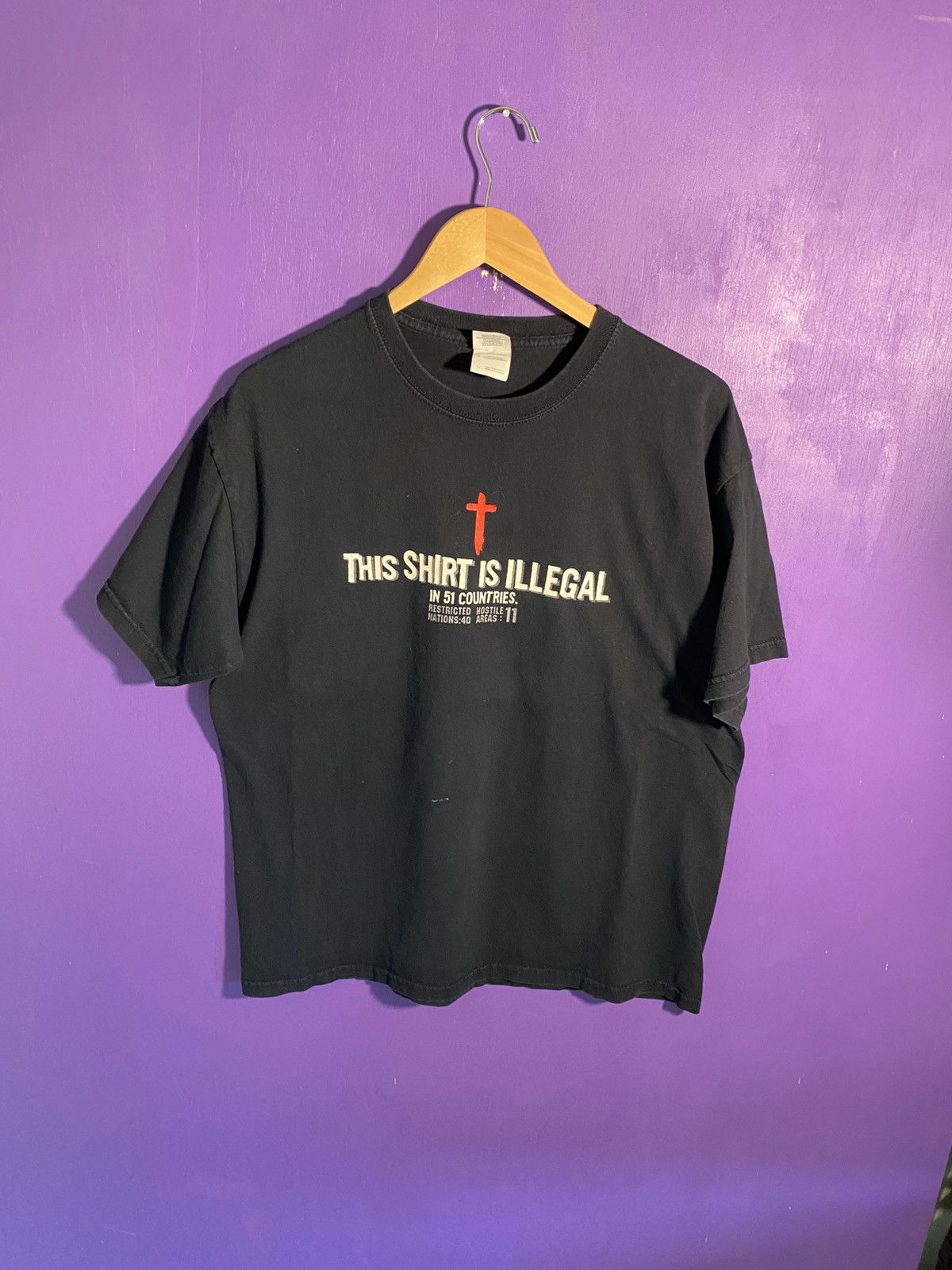 Other Vintage 00s This shirt is illegal in 51 countries Jesus tee Size US L / EU 52-54 / 3 - 1 Thumbnail
