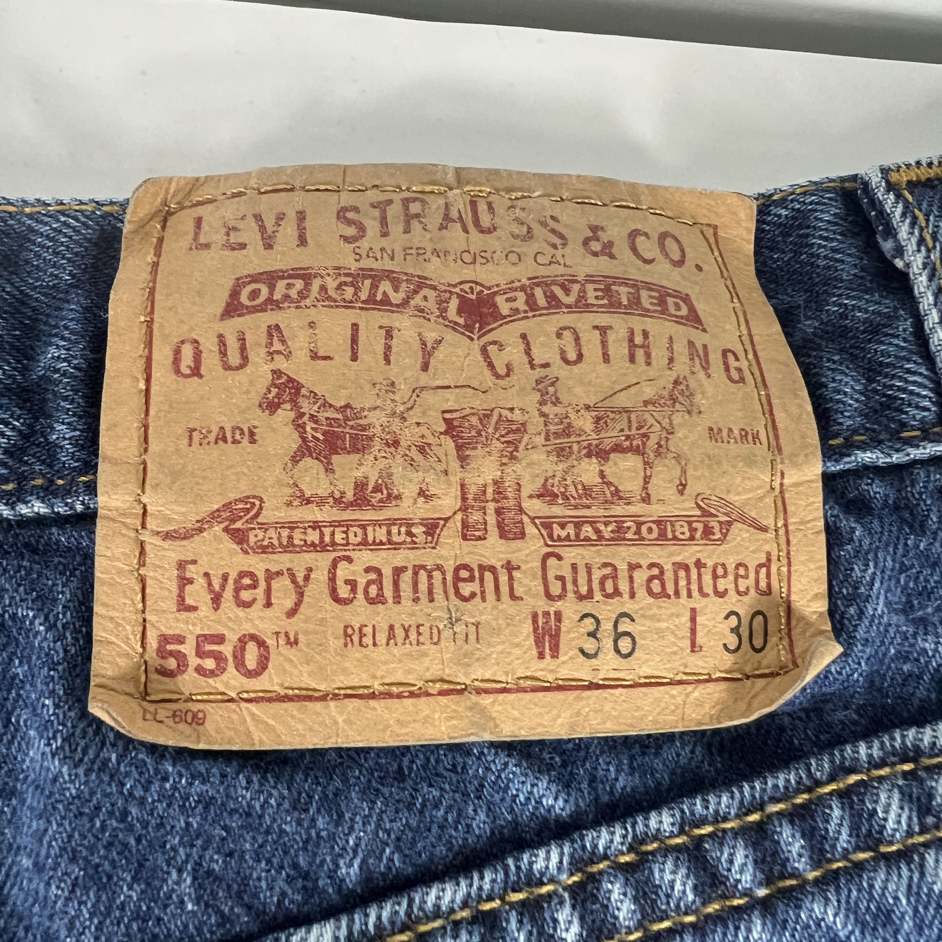 Levi's × Vintage Y2K Levi's Jeans 550 Relaxed Dark Blue Faded Cotton Denim Size US 34 / EU 50 - 13 Thumbnail