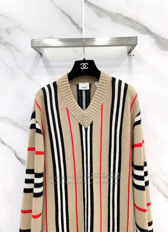 Burberry Burberry Khaki Wool Long Sleeve Knit Sweater. Size S / US 4 / IT 40 - 9 Thumbnail