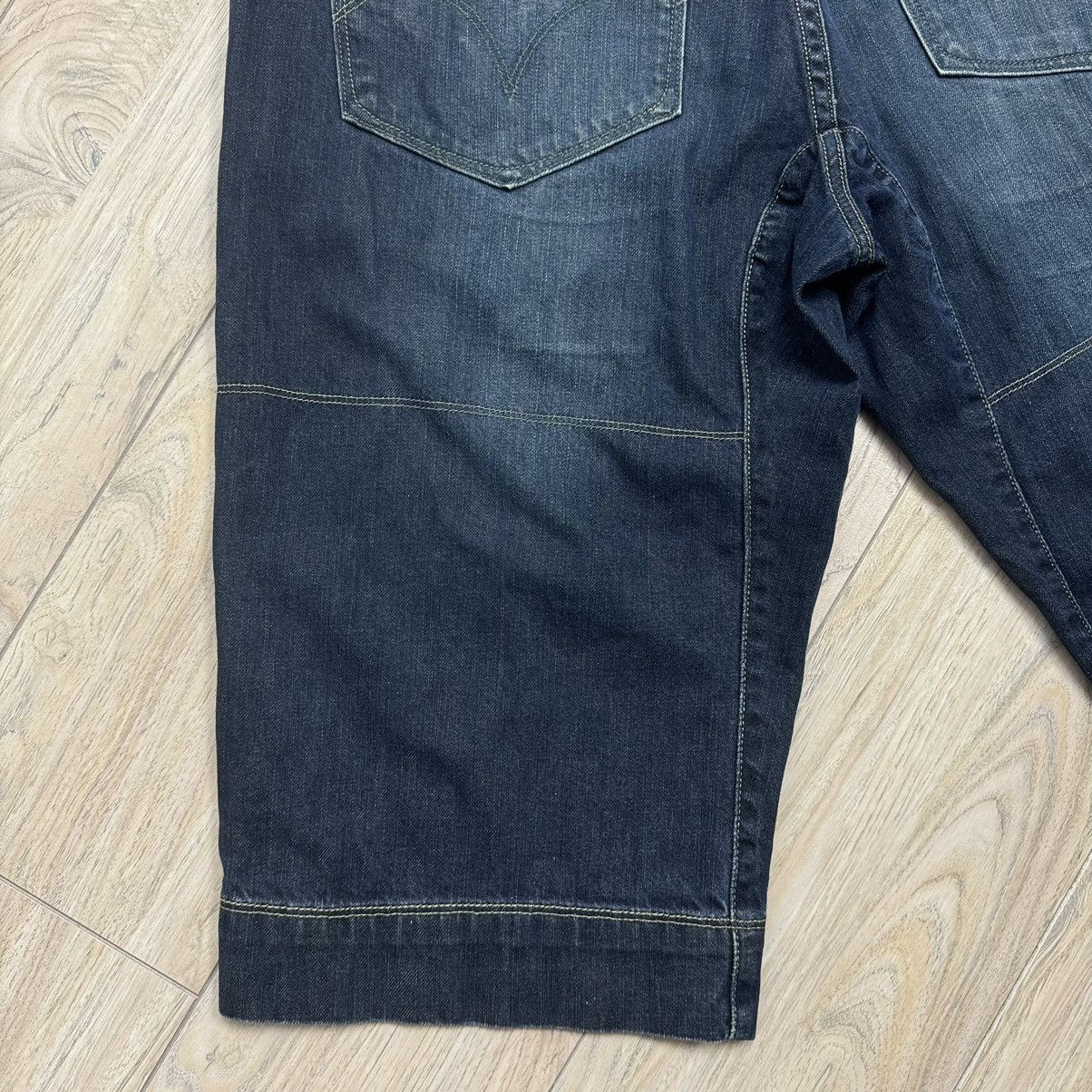 Levi's Rare Levi’s Y2K 3D Cinch Back Avant Garde Denim 3/4 Shorts Size US 30 / EU 46 - 15 Thumbnail