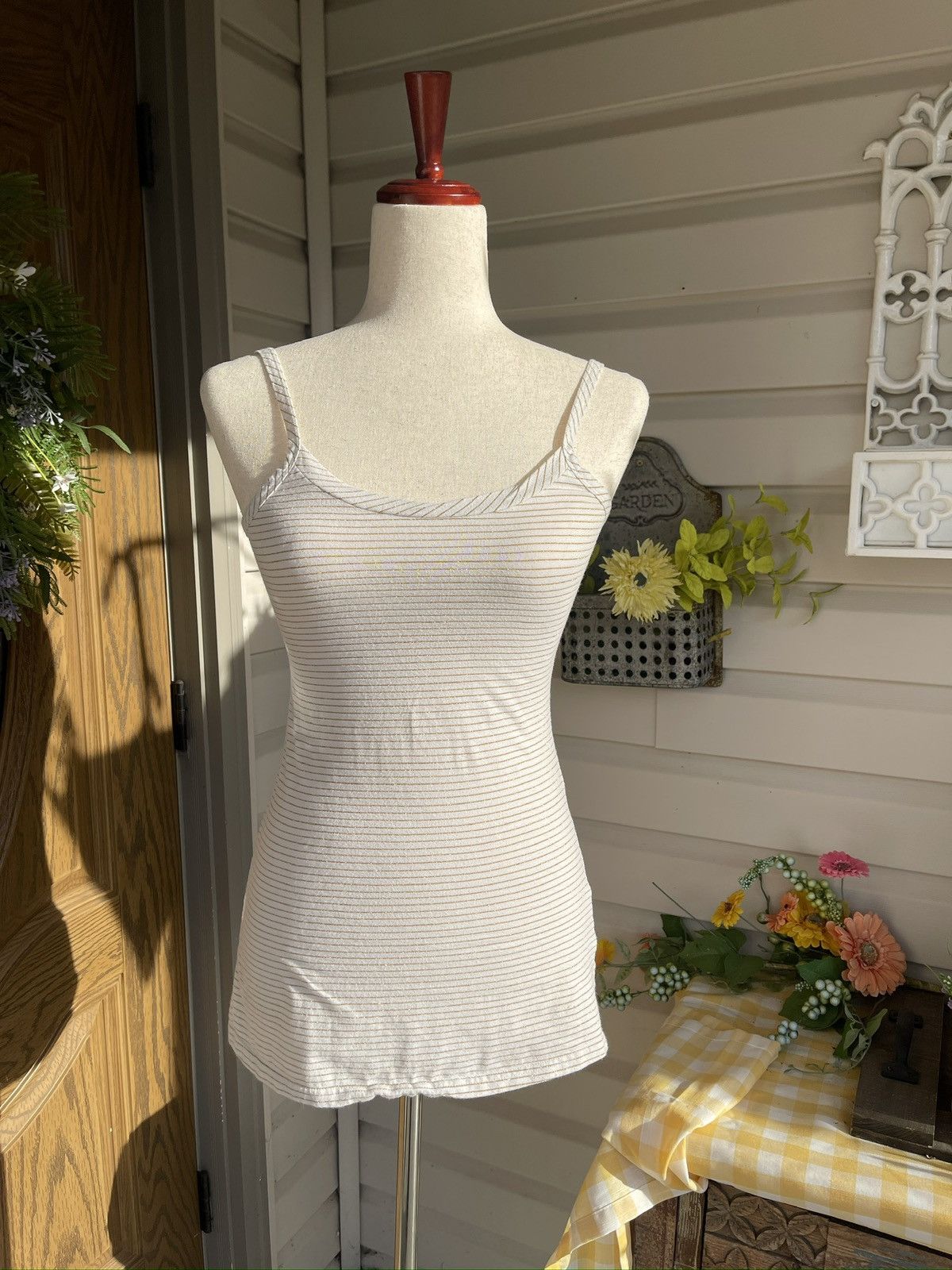 BKE BKE Cream Cami With Thin Gold Stripes Size M / US 6-8 / IT 42-44 - 2 Thumbnail
