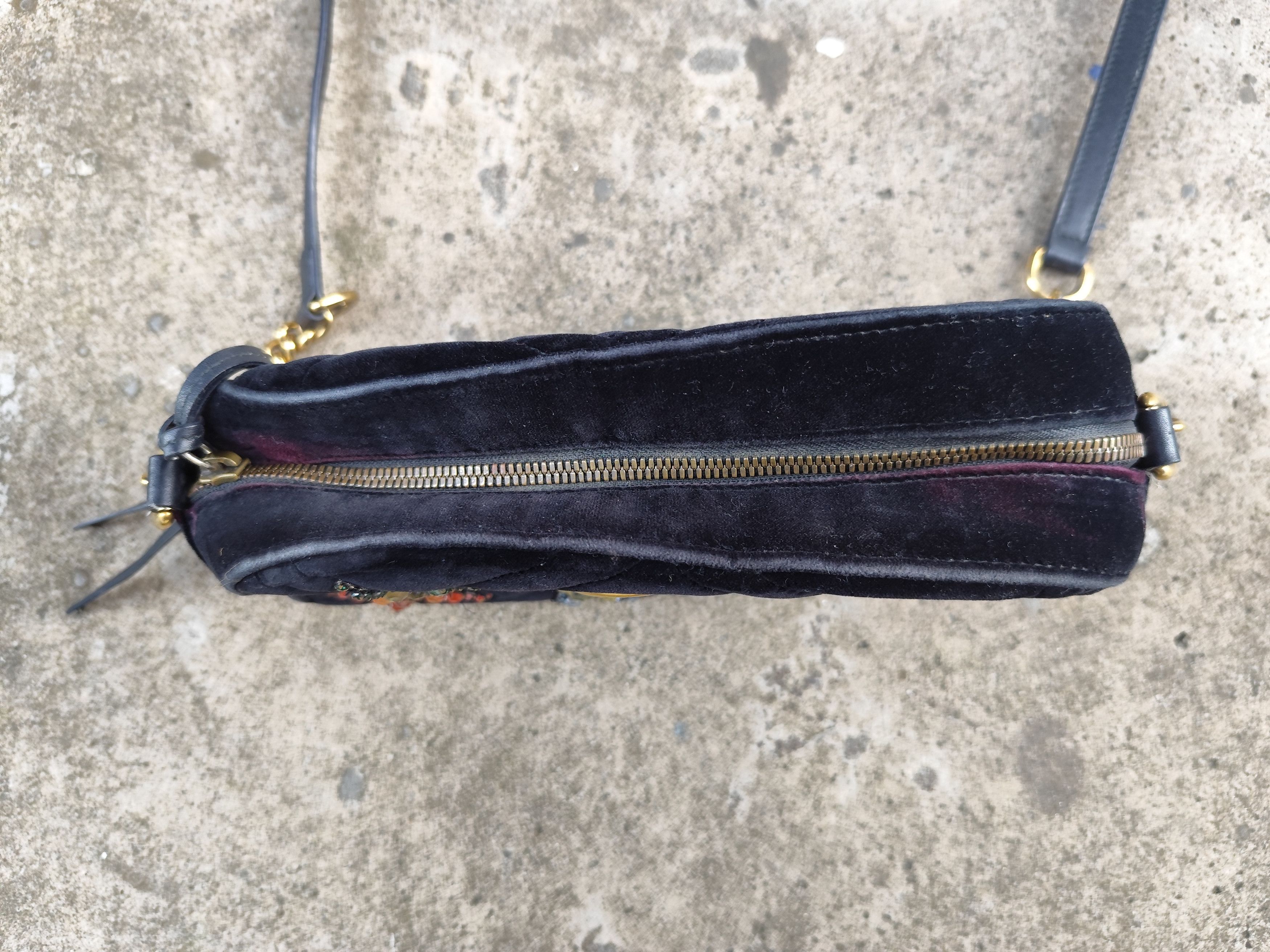 Gucci Gucci Marmont Velvet Crystal Stars Shoulder Bag Size ONE SIZE - 4 Thumbnail