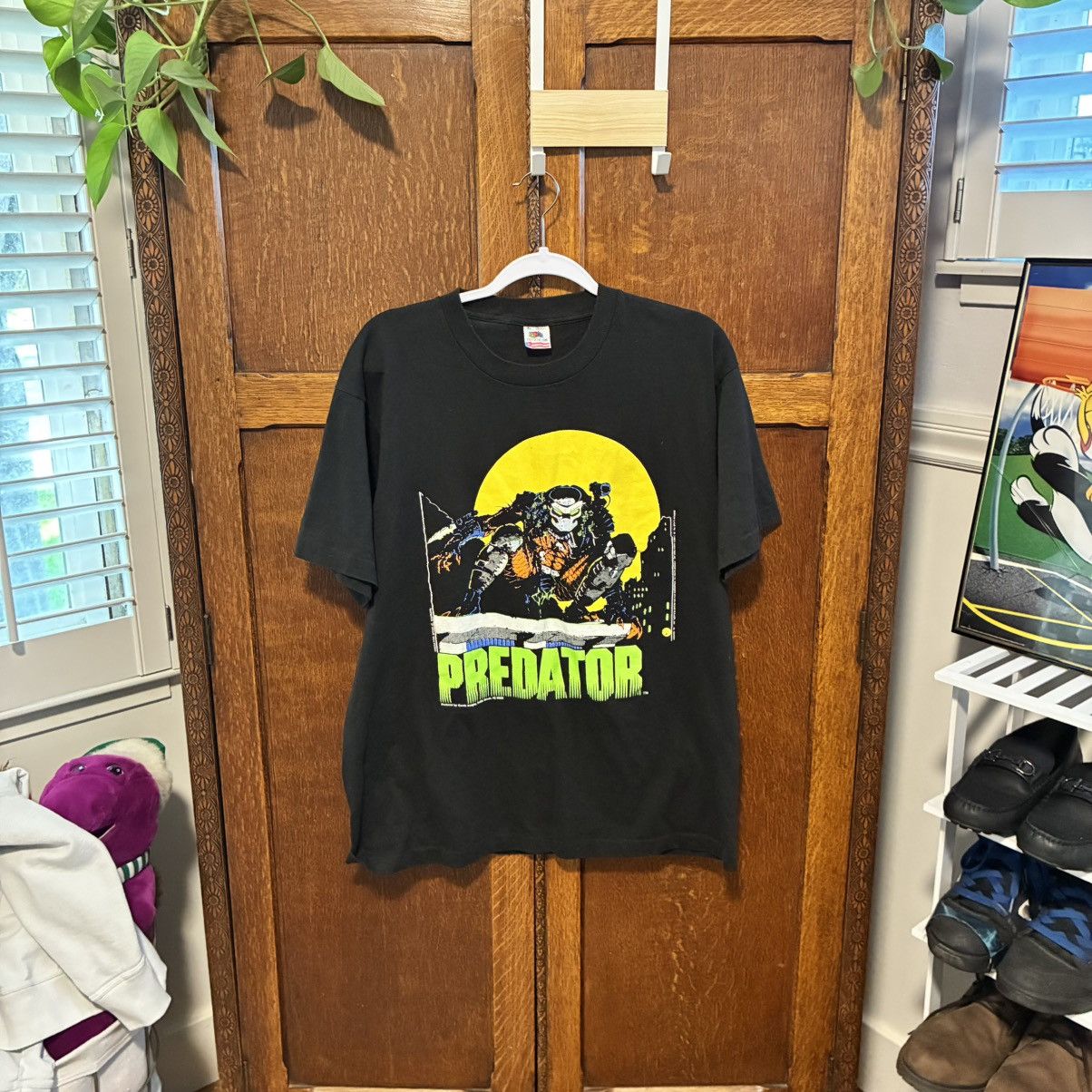 Vintage Vintage 1990s Predator Movie promo Tee shirt. Size US XL / EU 56 / 4 - 1 Thumbnail