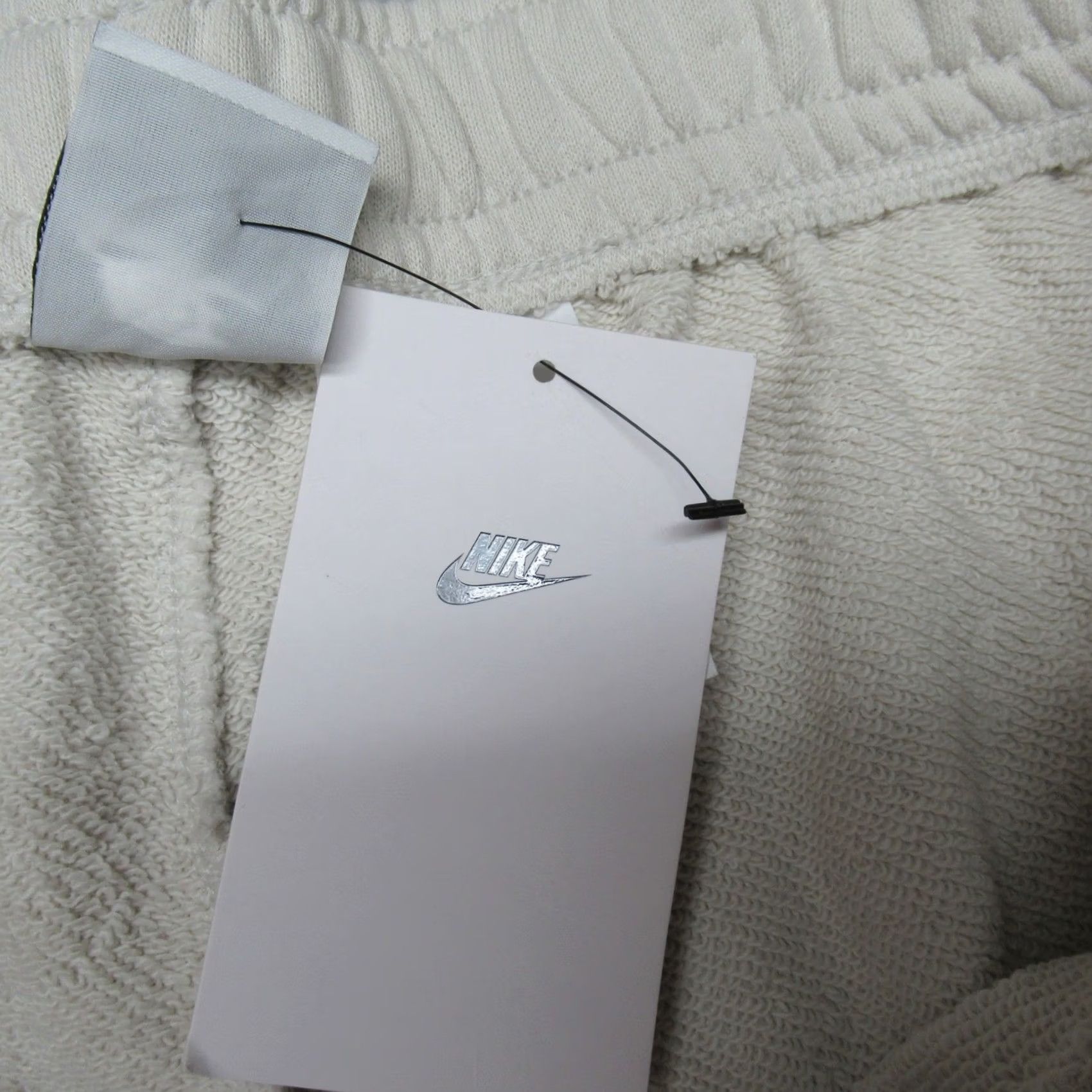 Nike Nike Shorts Mens 2XL Cream Drawstring Pockets Fleece Active Casual NEW Size US 39 - 4 Thumbnail