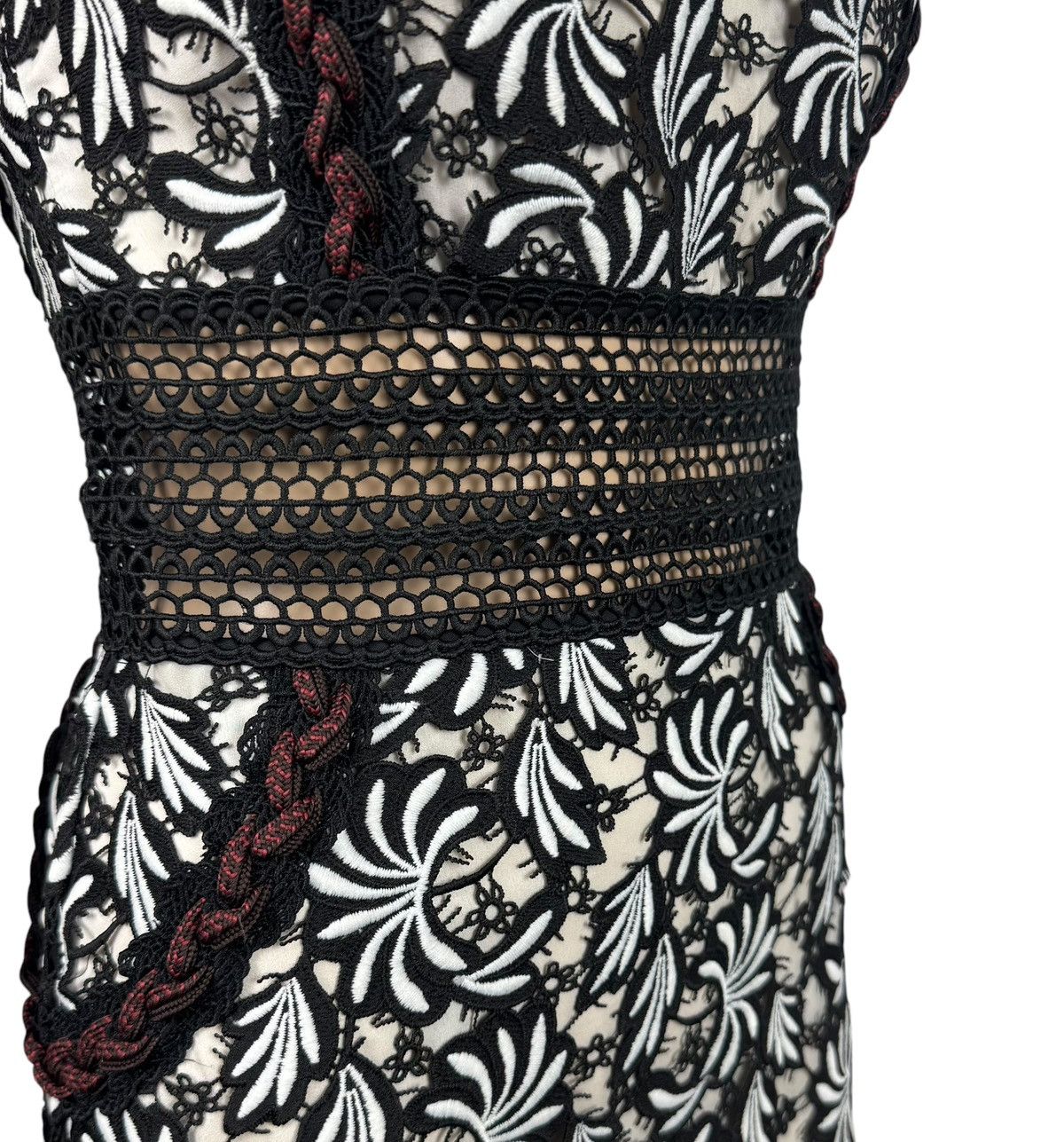 Self-Portrait Self Portrait Lace Sleeveless Lace Midi Dress size US4 UK8 Size S / US 4 / IT 40 - 6 Thumbnail