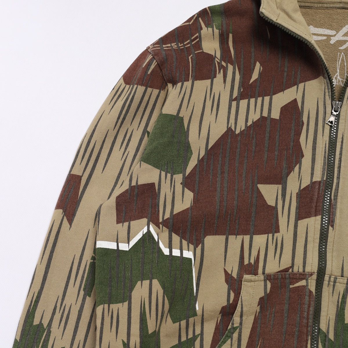 Maharishi Maharishi x Futura 00s Vintage Camo Printed Zip Hoodie Rare Size US L / EU 52-54 / 3 - 6 Thumbnail