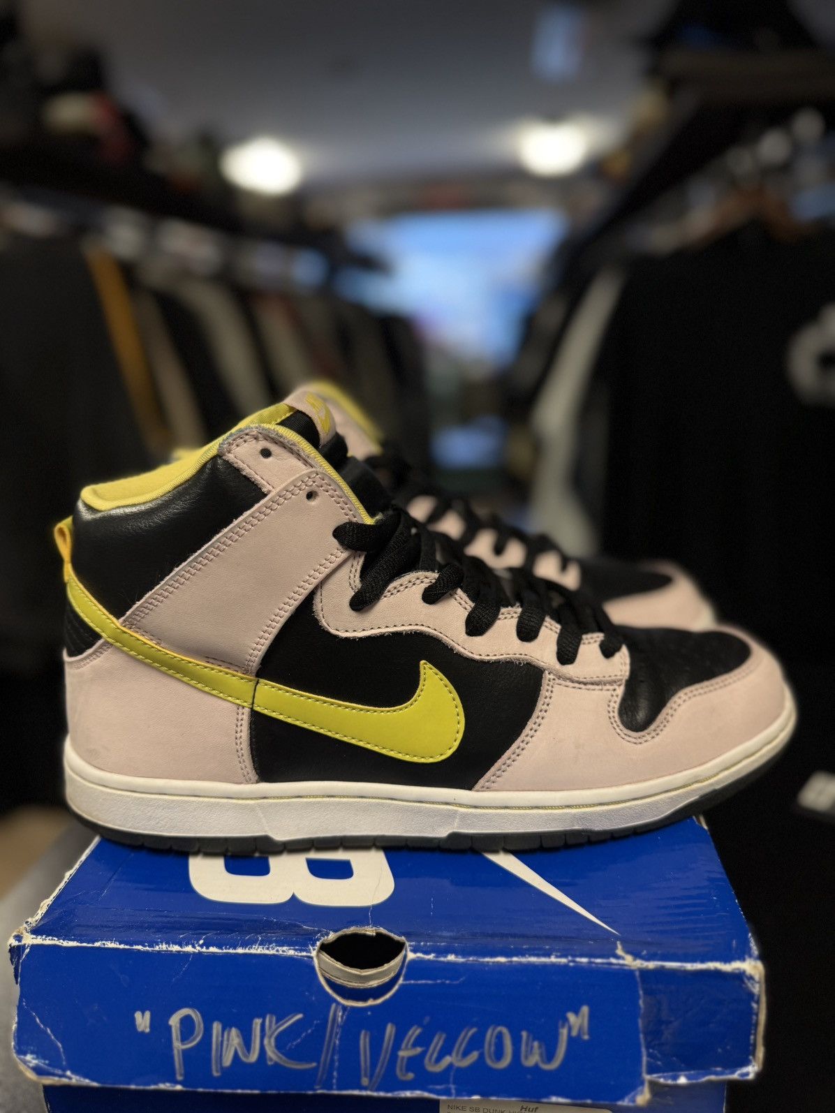 Nike Nike Dunk SB High Ms Piggy Dunk Size 11 2009 RARE Size US 11 / EU 44 - 1 Thumbnail