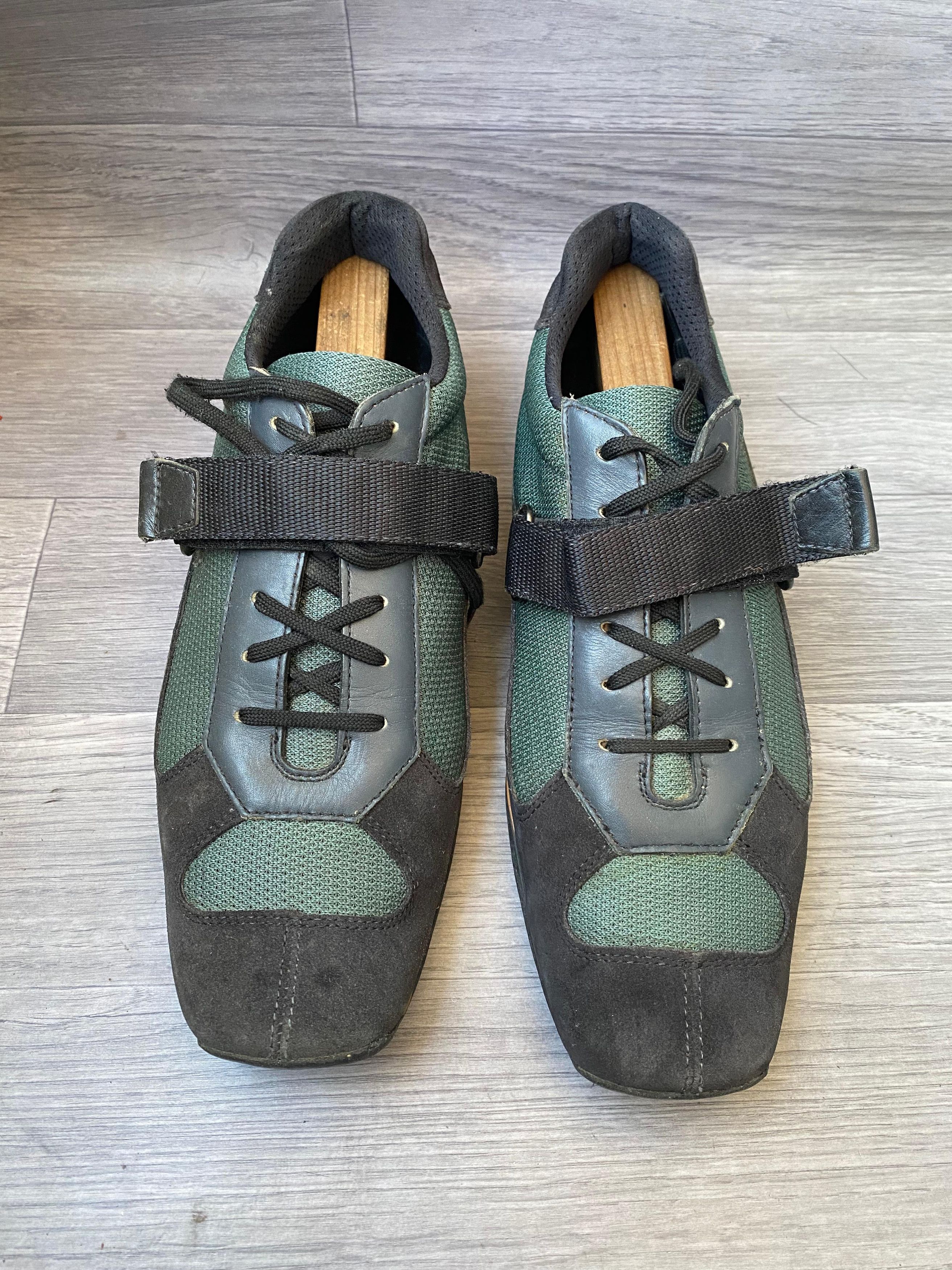 靴 00s archive PRADA square leather shoes Prada Square Toe Oxfords | 8.5 - Lucky Vintage