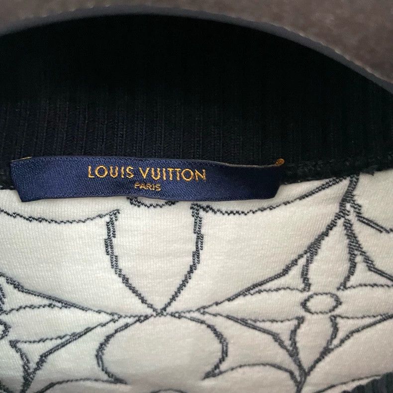 Louis Vuitton Louis Vuitton Black three-flower full-printed logo jacket 2 Size US L / EU 52-54 / 3 - 3 Thumbnail