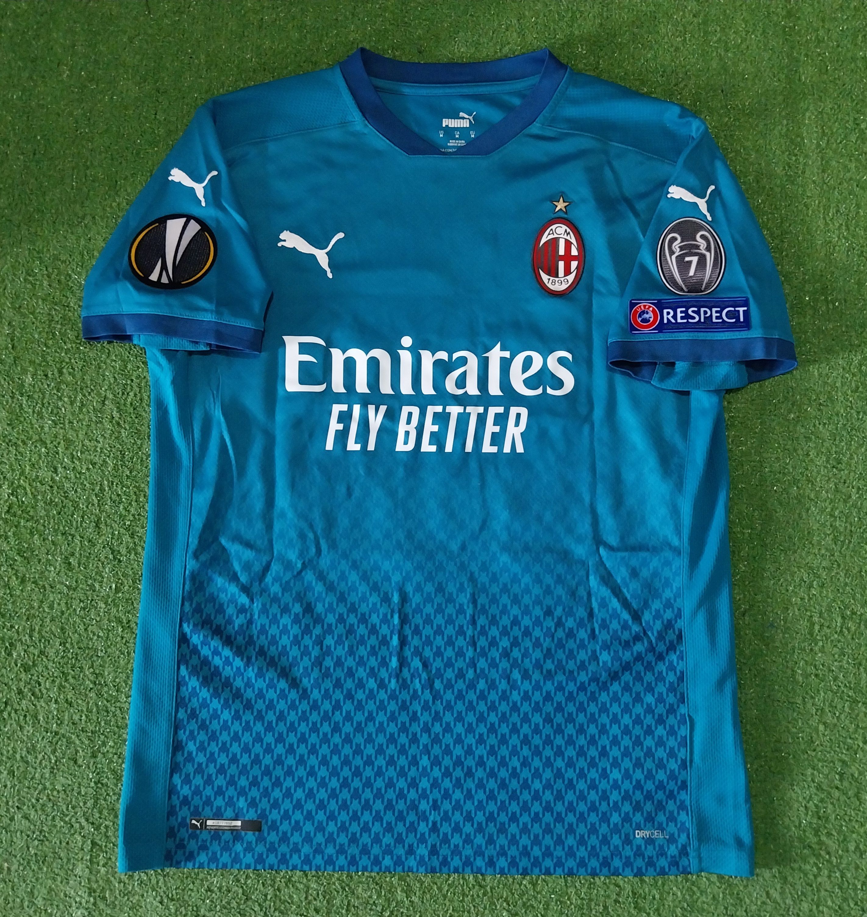 Puma Ac milan 3rd 2020/2021 Theo hernandez jersey football Size US M / EU 48-50 / 2 - 1 Thumbnail