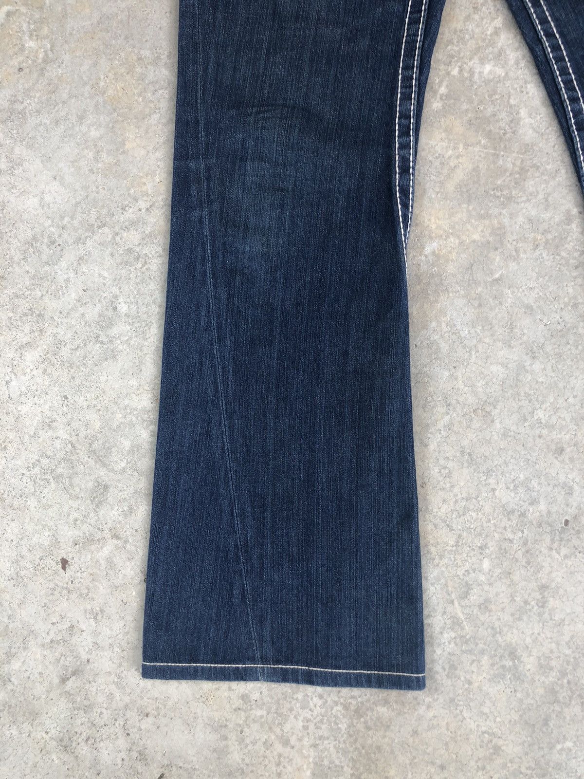 True Religion True Religion Flared Jeans Bootcut White Stitch Distressed Size US 32 / EU 48 - 7 Thumbnail