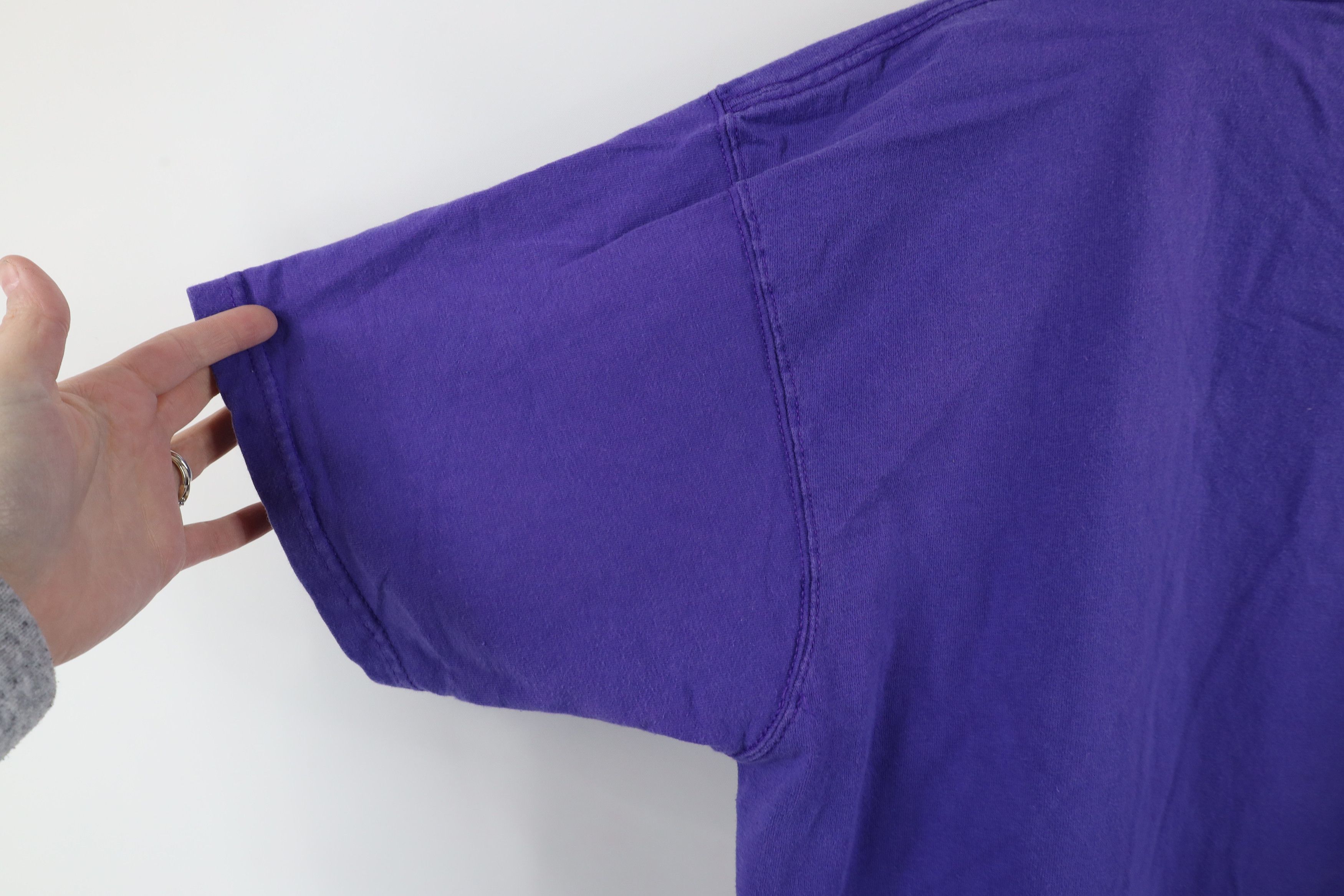 Vintage Vintage 90s Streetwear Heavyweight Cotton T-Shirt Purple Size US L / EU 52-54 / 3 - 7 Thumbnail