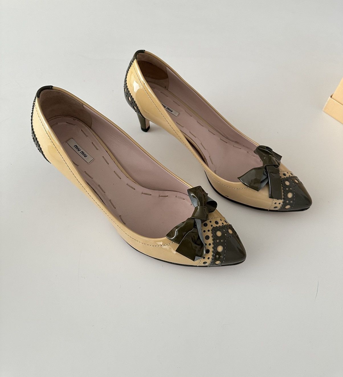Miu Miu miu miu 2000s bow kitten heels Size US 6.5 / IT 36.5 - 2 Thumbnail