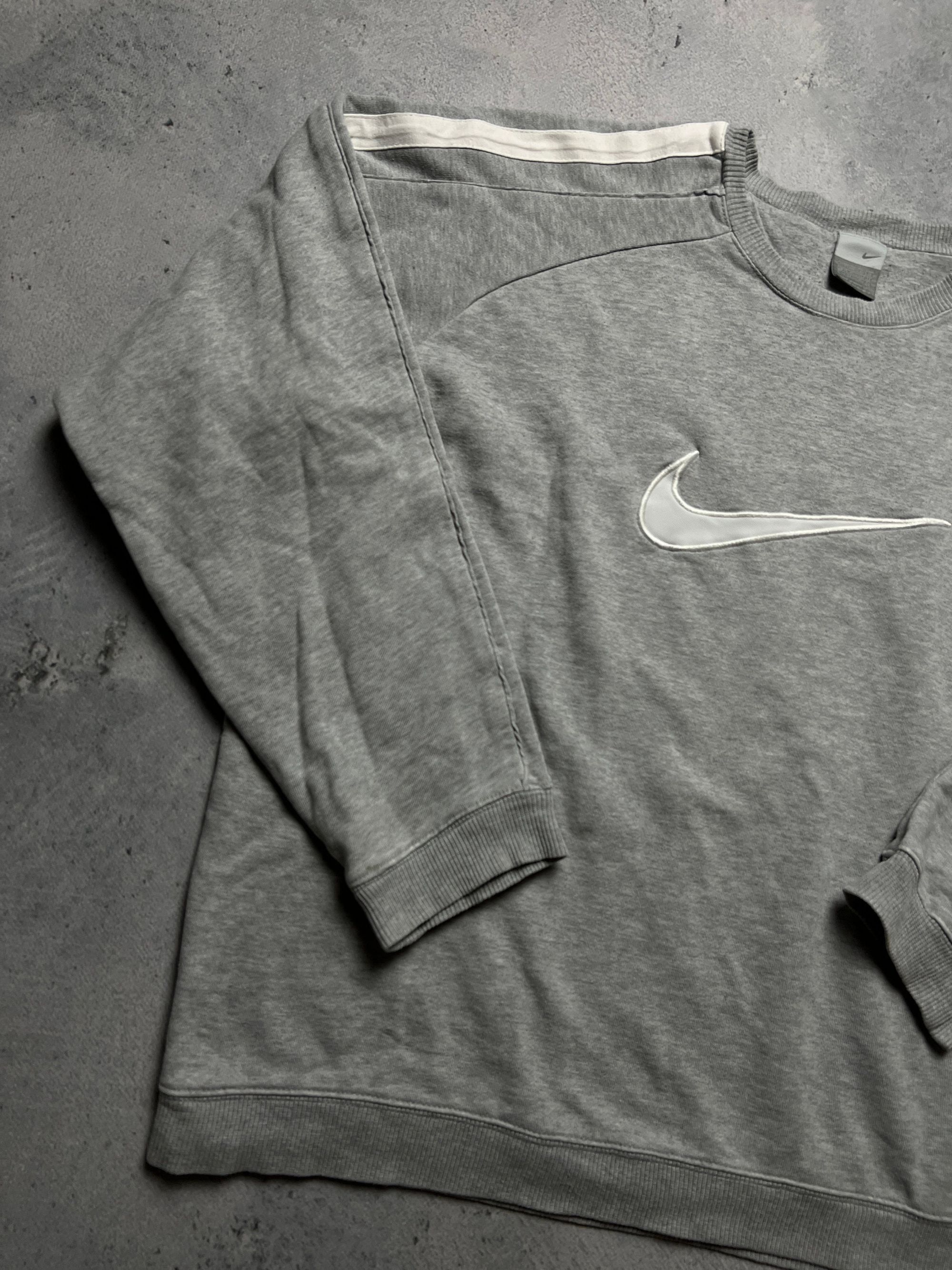 Nike Vintage Crewneck Nike box central swoosh y2k fits logo USA Size US XL / EU 56 / 4 - 4 Thumbnail