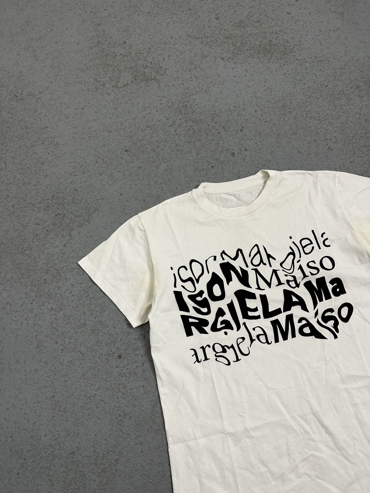 Maison Margiela Maison Margiela Logo T-Shirt Size US S / EU 44-46 / 1 - 2 Thumbnail