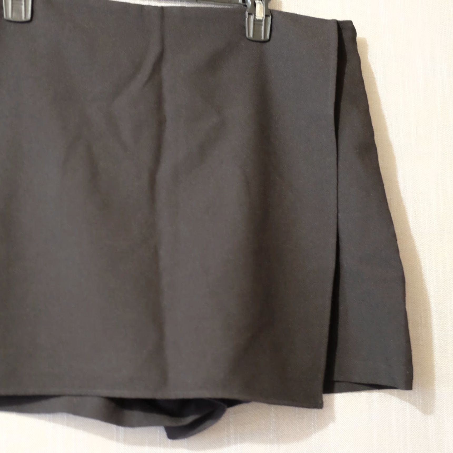 Nine West VINTAGE EUC Nine West Skort Wrap Front Elastic Back Waist Black Womens XL #A2-53 Size ONE SIZE - 3 Thumbnail