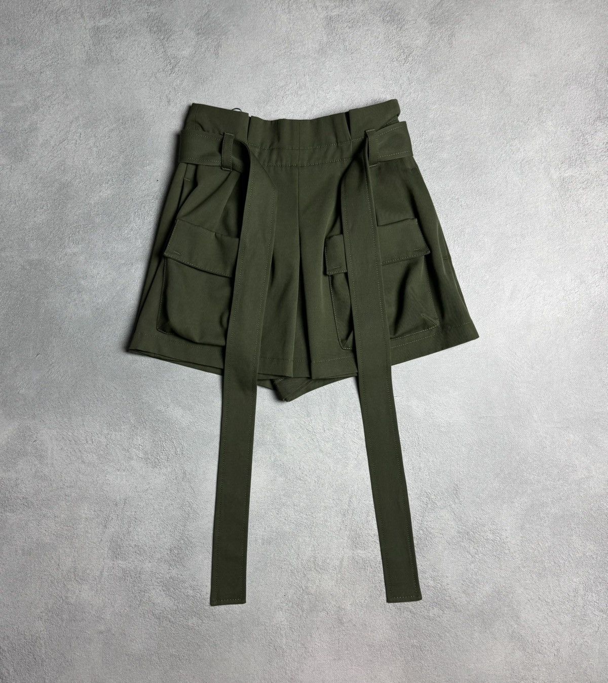 RED Valentino RED Valentino Cotton Wool Cargo Shorts size 36 Size 26" / US 2 / IT 38 - 2 Thumbnail