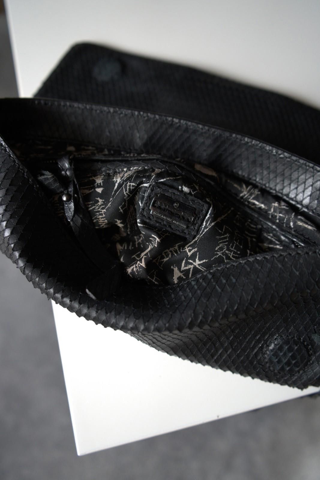 Alexander McQueen 2000`s Alexander McQueen Snake Leather Clutch Bag Vintage Size ONE SIZE - 12 Thumbnail