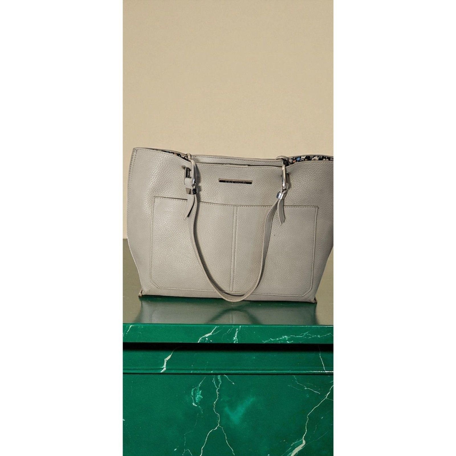 Other Steve Madden Light Gray Tote Shoulder Bag -- ITEM #3315 Size ONE SIZE - 2 Thumbnail