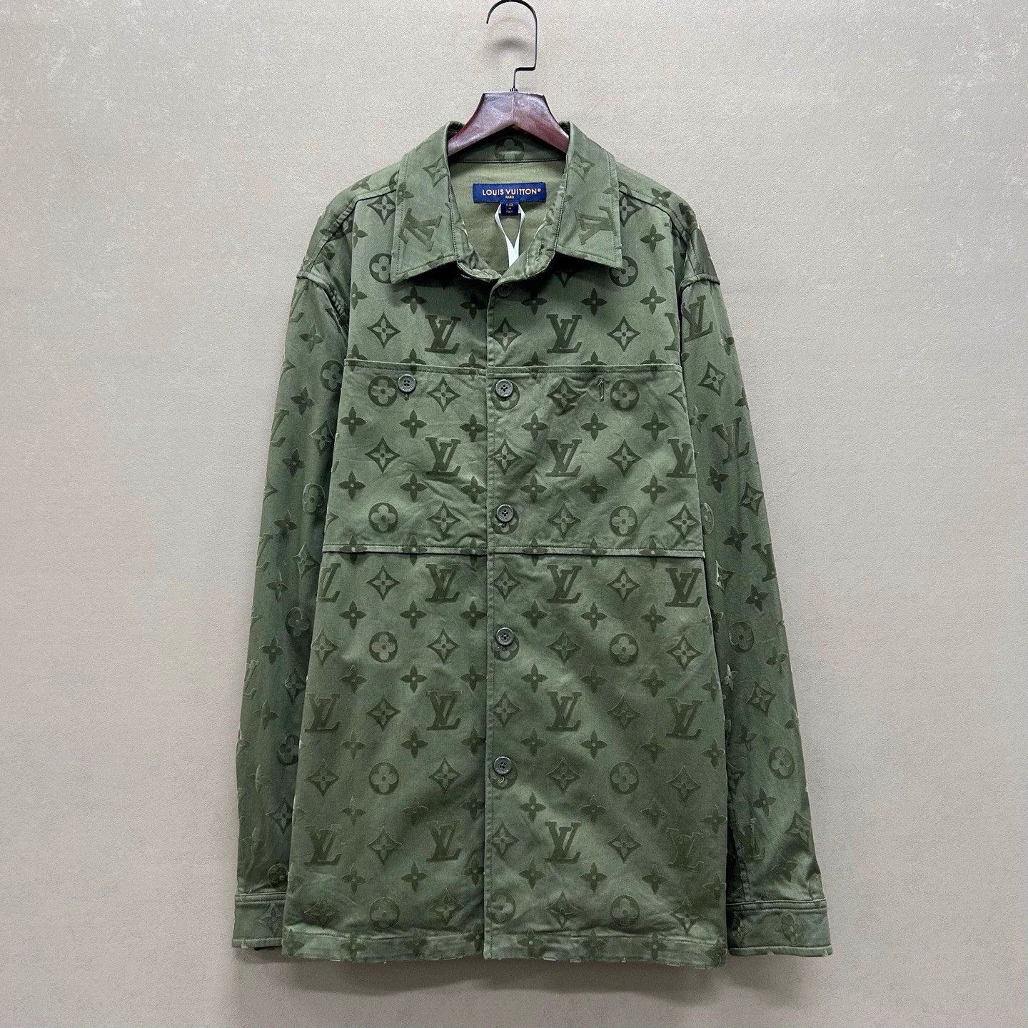 Louis Vuitton LV Green Flocked All Over Print Shirt New M Size US M / EU 48-50 / 2 - 1 Thumbnail