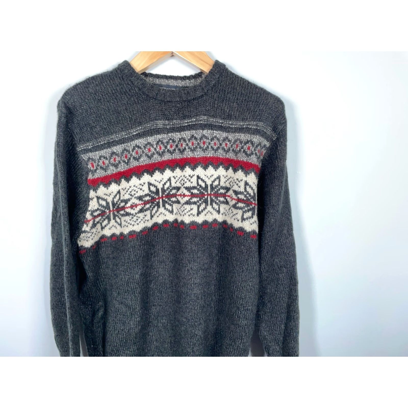 Vintage VINTAGE Tricots St Raphael Fair Isle Sweater Men's Large Charcoal Gray Snowflake Knit Size US L / EU 52-54 / 3 - 4 Thumbnail