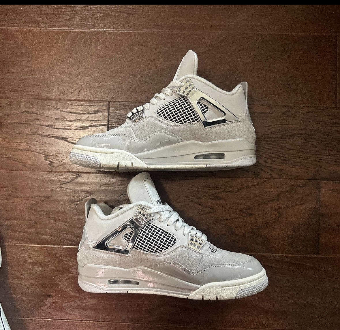 Jordan Brand Air Jordan 4 Retro “Frozen Moments” Size US 8.5 / EU 41-42 - 1 Thumbnail