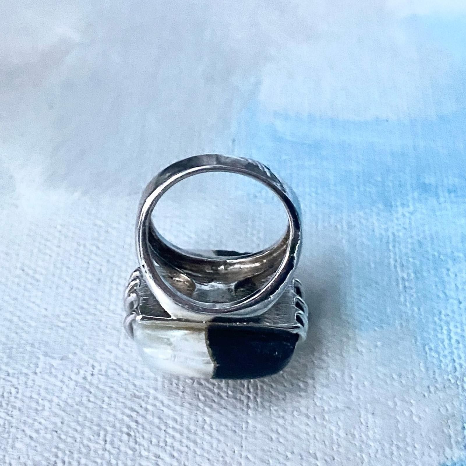 Other Artisan Wire-Wrapped Black & White Statement Ring Size 6 Size ONE SIZE - 3 Thumbnail