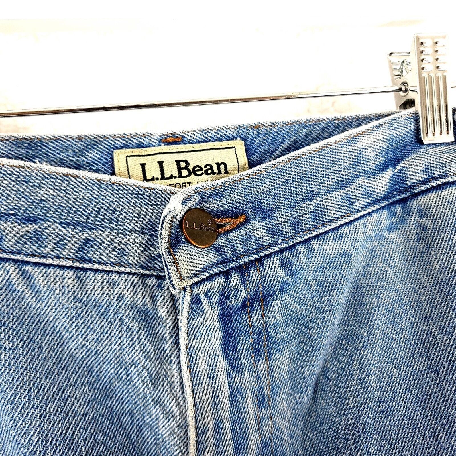 L.L. Bean L.L. Bean Light Wash Blue Denim Comfort Waist Jeans 42/30 Hi Size US 42 / EU 58 - 2 Thumbnail