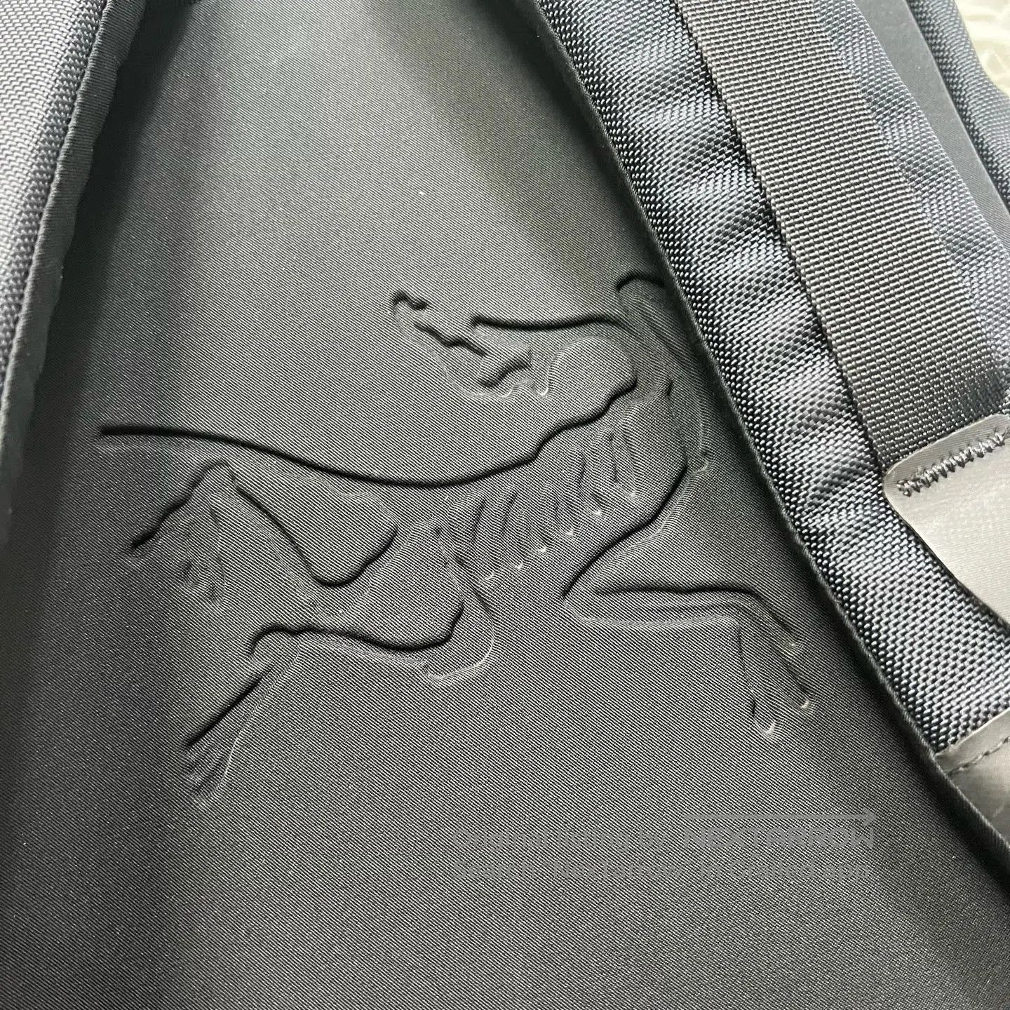 Arc'teryx Arcteryx Backpack Black Gold Logo. Size ONE SIZE - 4 Thumbnail