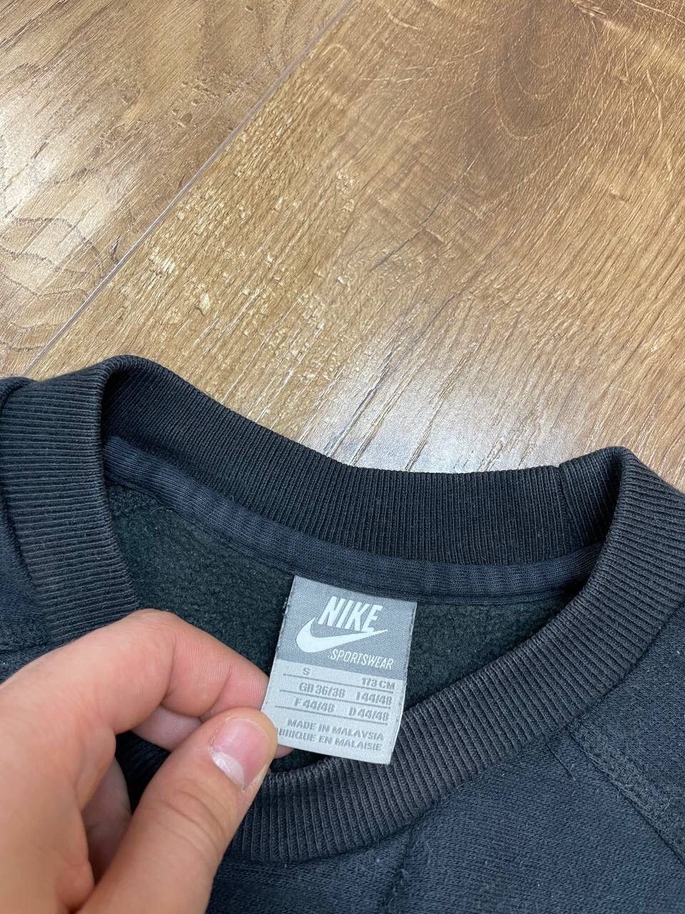 Nike Vintage Nike Y2K Style Track Field 72 Big Logo Sweatshirt Size US S / EU 44-46 / 1 - 7 Thumbnail