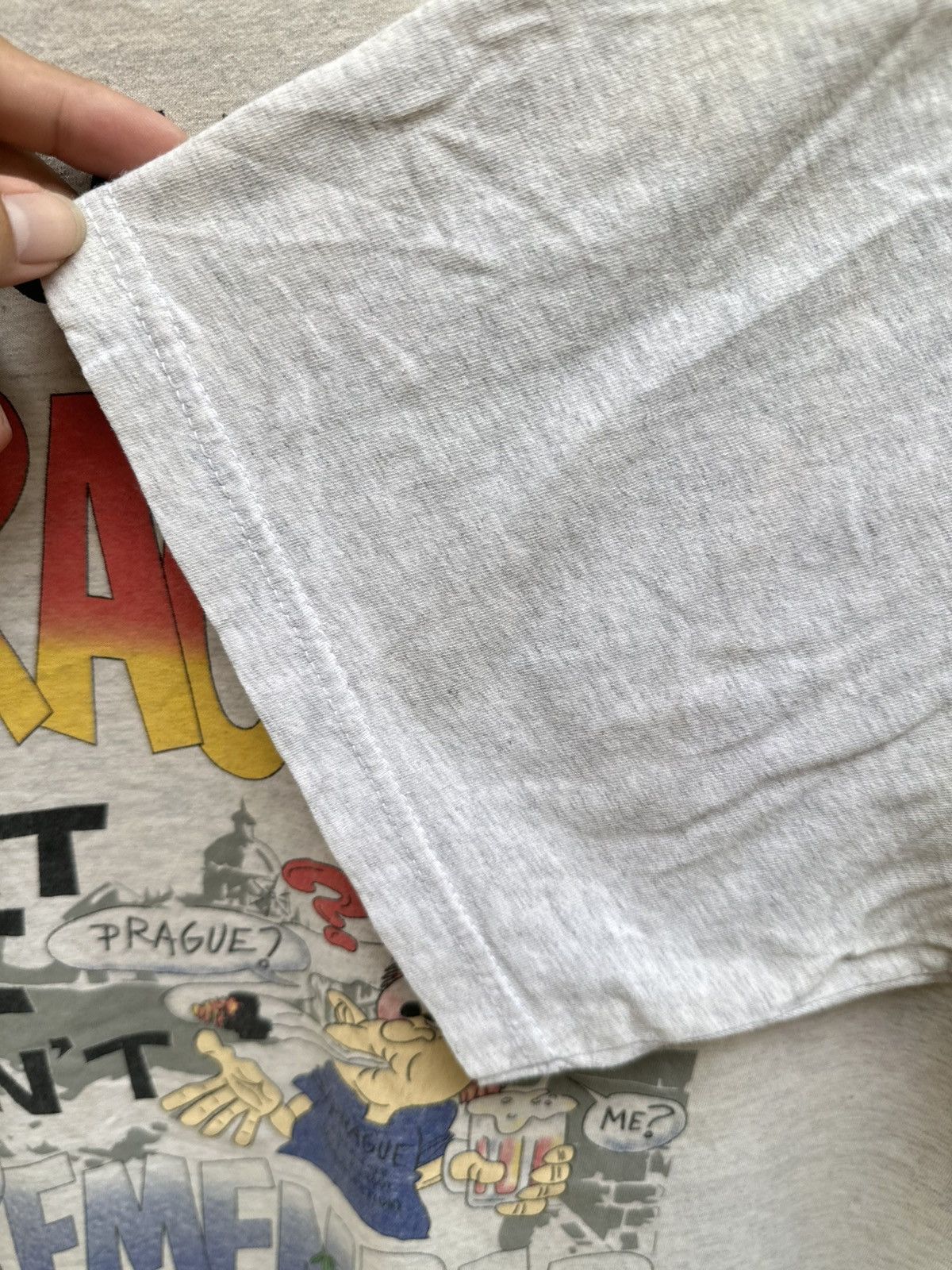 Fruit Of The Loom × Vintage Vintage Prague Parody Tourist Sun Faded Size US XXL / EU 58 / 5 - 4 Thumbnail