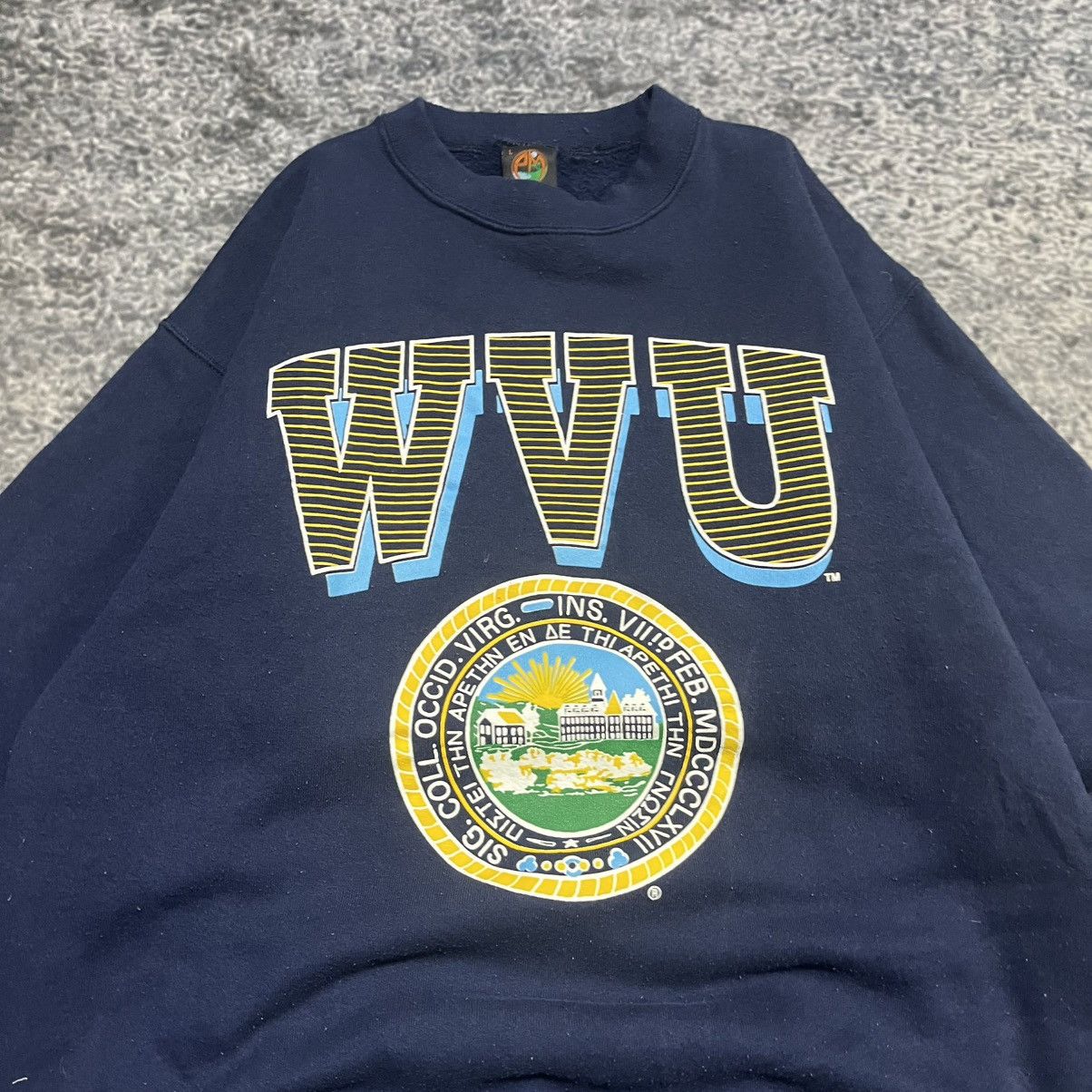 Vintage Vintage 90s West Virginia University Crewneck Sweatshirt Size US L / EU 52-54 / 3 - 3 Thumbnail