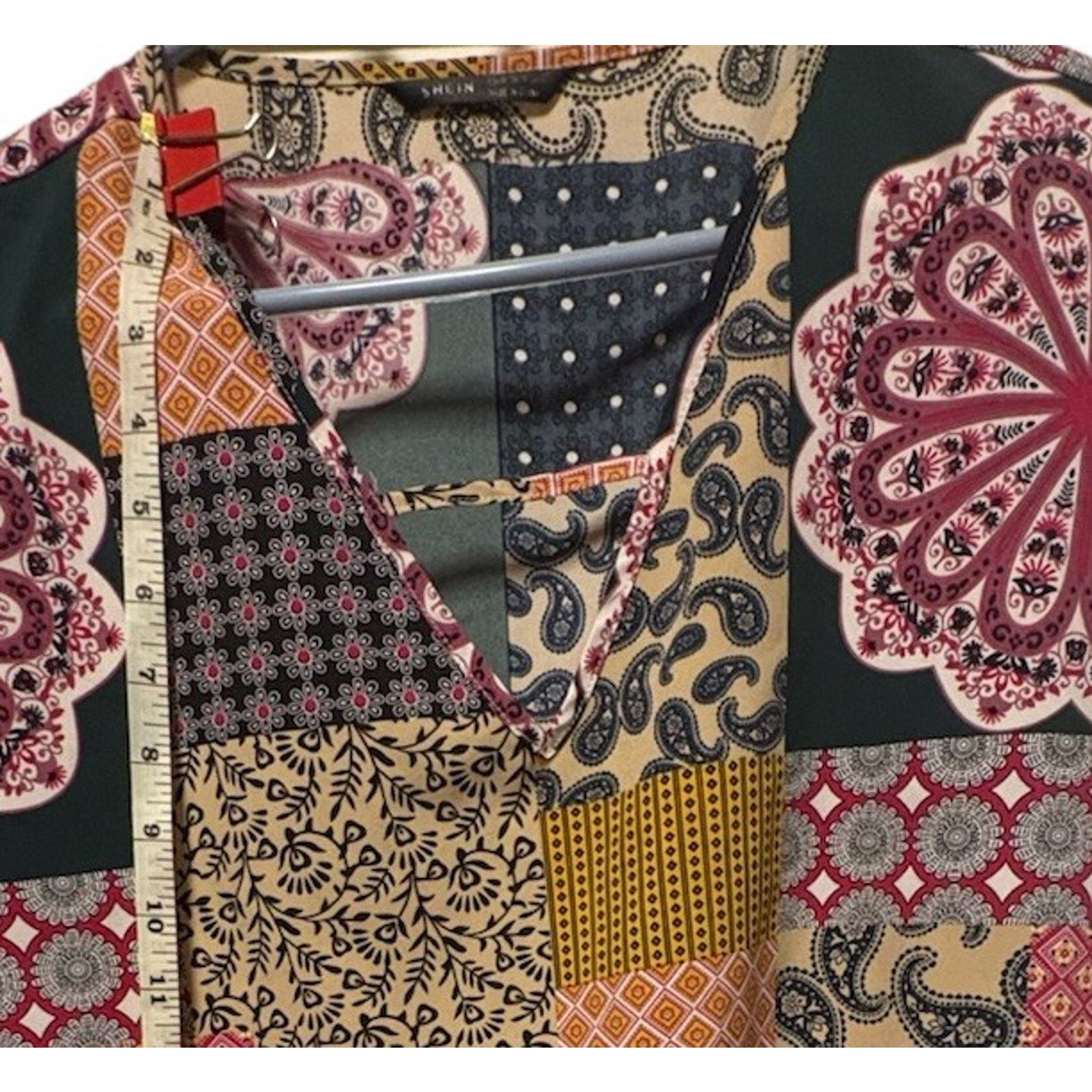 Shein Shein Women’s Short-sleeve V-neck Top with Patchwork Print Size M / US 6-8 / IT 42-44 - 3 Thumbnail
