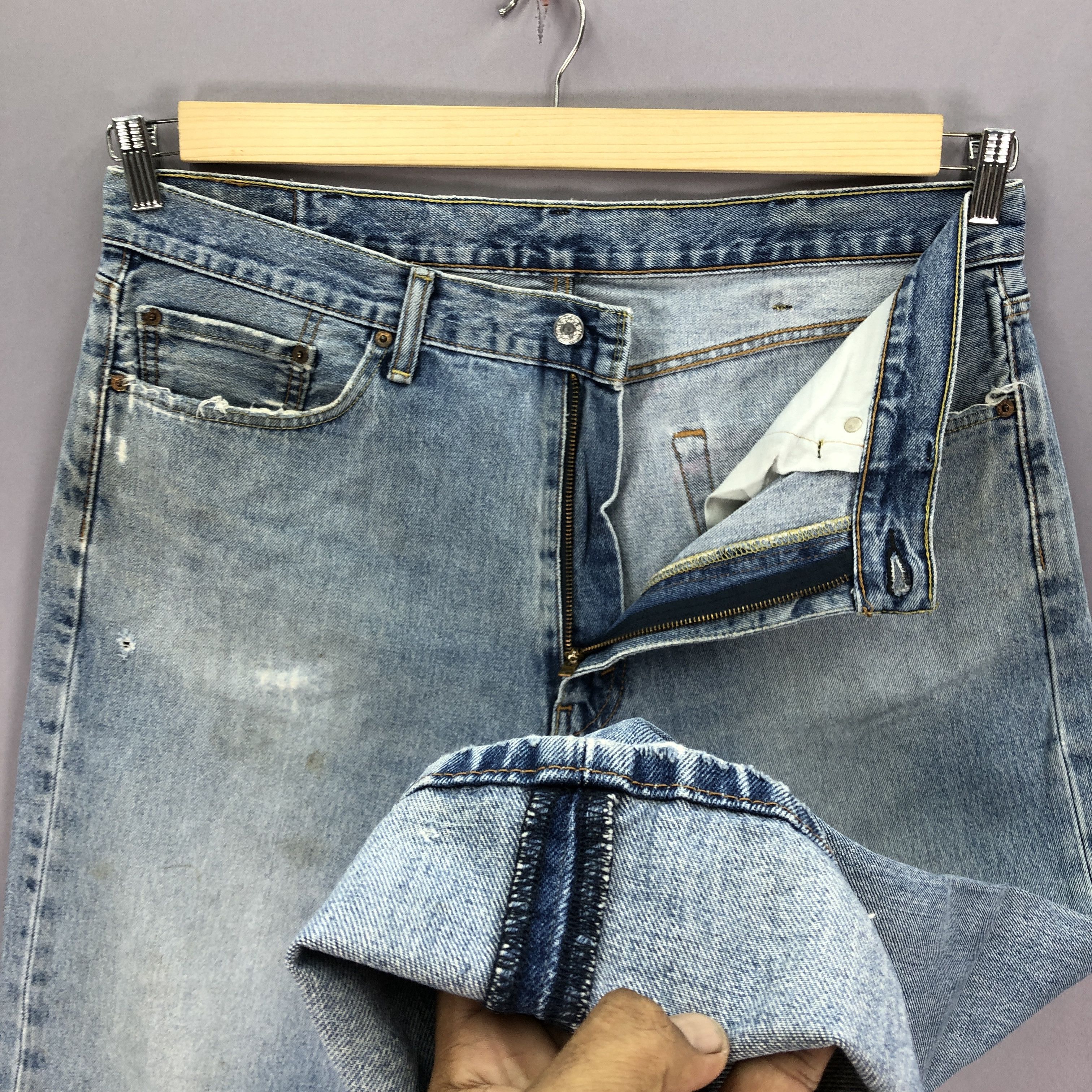 Levi's Vintage Levis 505 Distressed Light Wash Jeans Levi's Denim Size US 36 / EU 52 - 12 Thumbnail