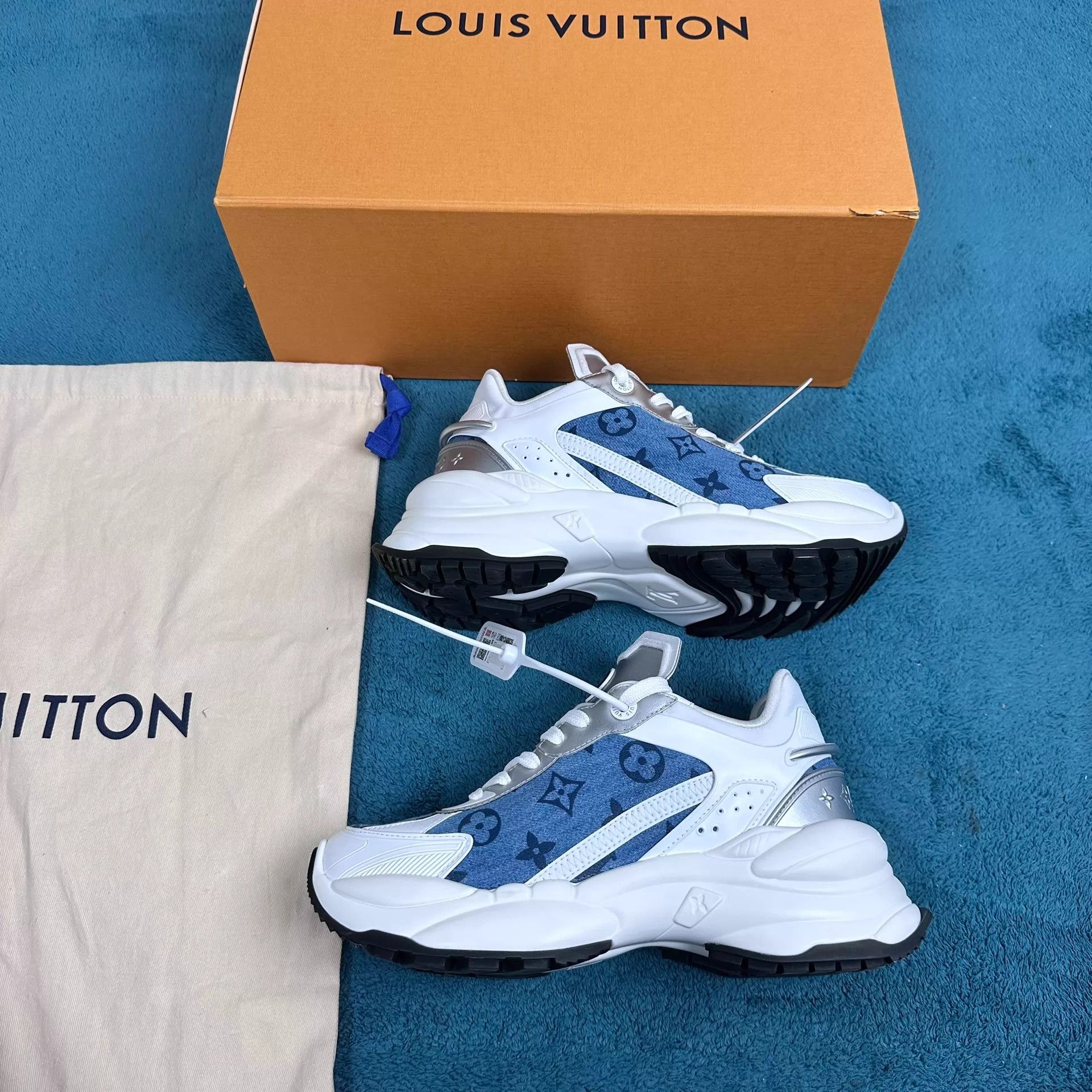 Louis Vuitton LV Run55 Denim Low-Top Shoe White/Blue EU38 Size US 7.5 / IT 37.5 - 2 Thumbnail