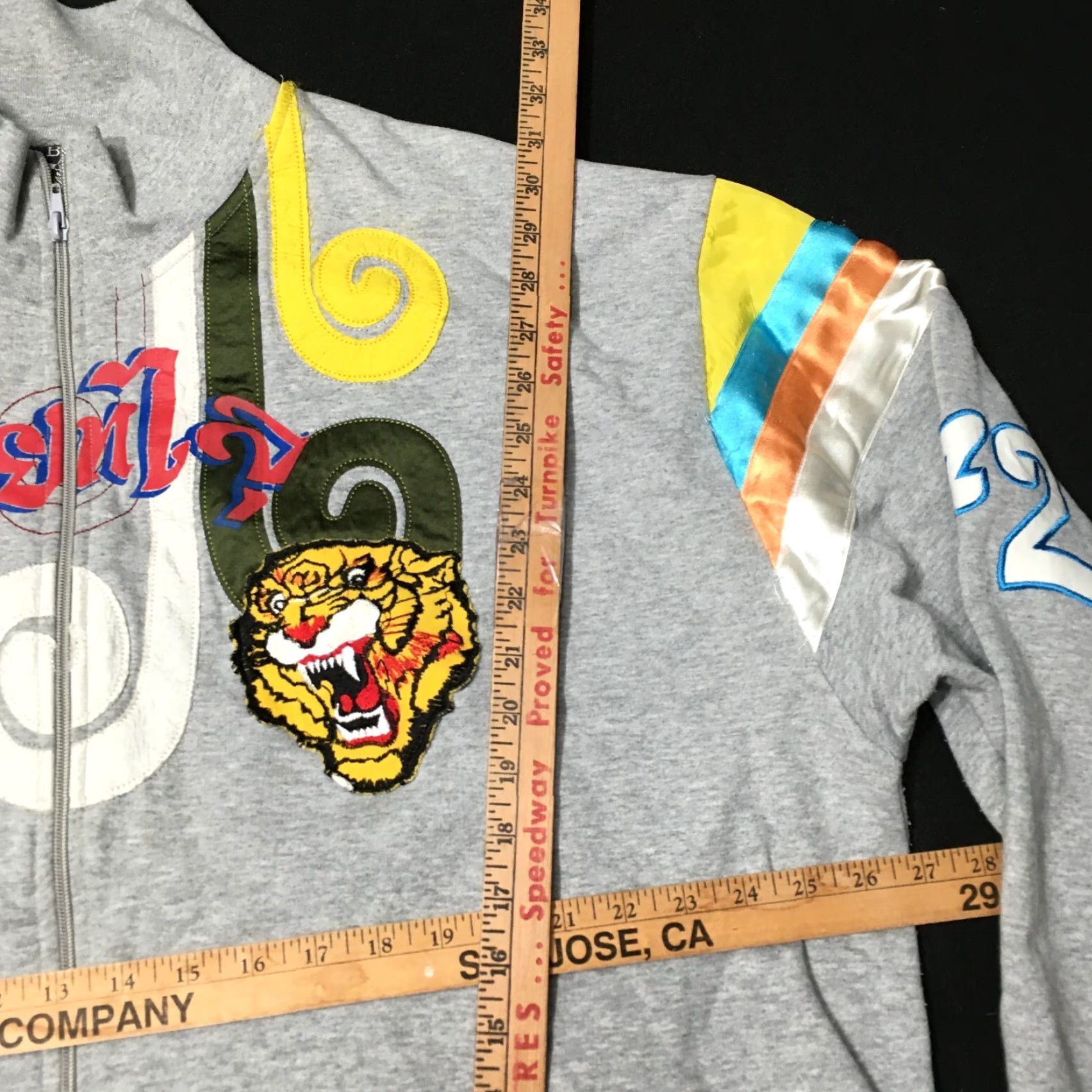 Blondo VINTAGE bb london Sweatshirt Crew Neck Zip 2XL Gray Embroidered Graphic Print 80s London Mens Womens Unisex Adults Size US XXL / EU 58 / 5 - 5 Thumbnail
