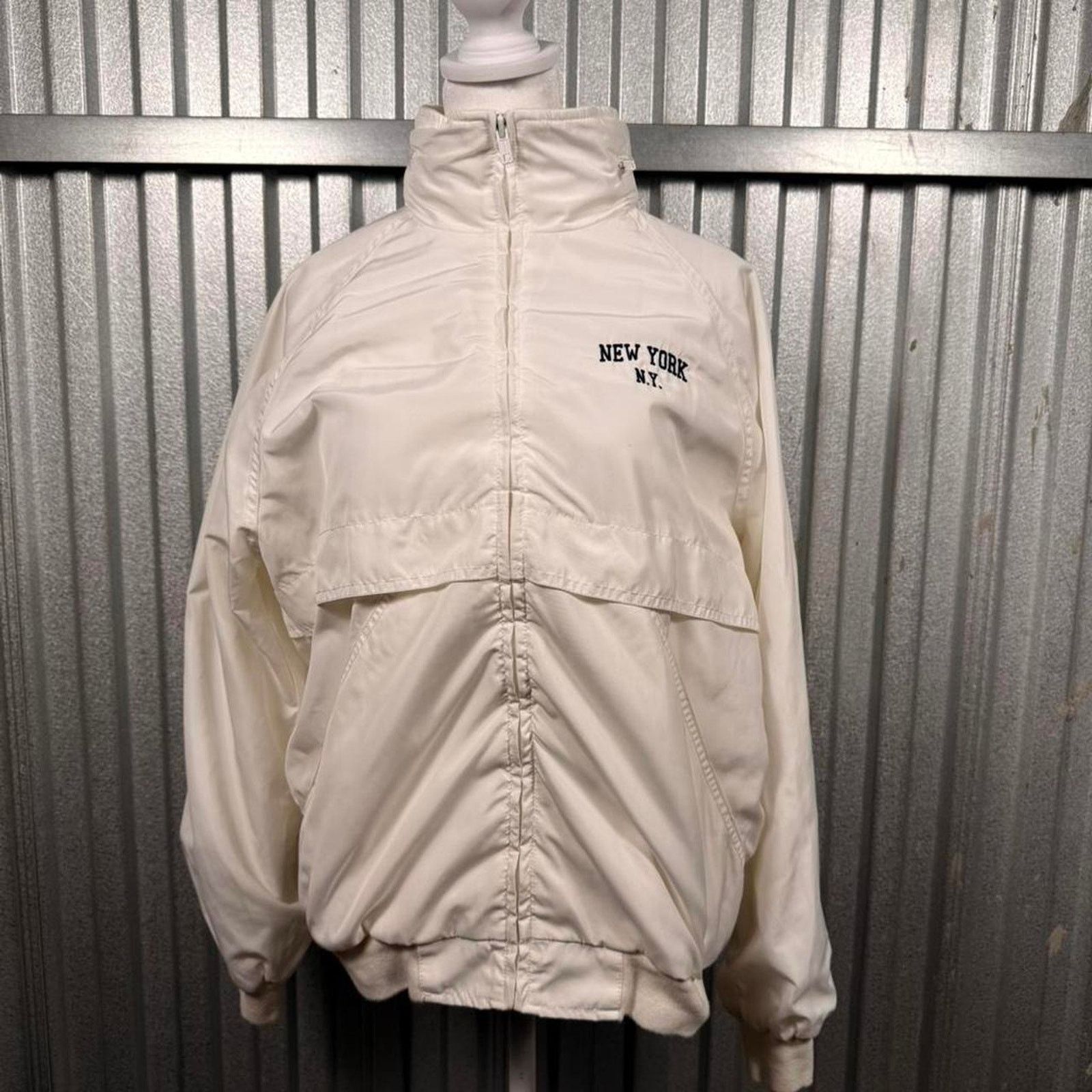 Brandy Melville John galt new york cream windbreaker jacket Size XL / US 12-14 / IT 48-50 - 1 Thumbnail