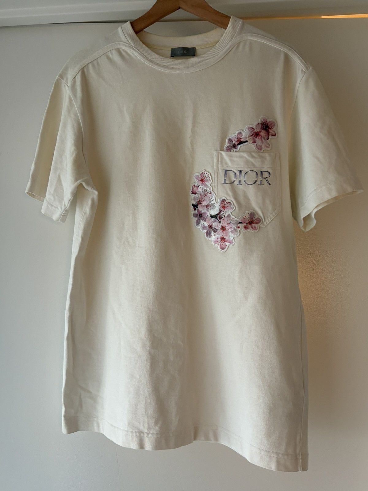 Club Sorayama × Dior Dior Sorayama cherry blossom embroidery tee Size US S / EU 44-46 / 1 - 1 Thumbnail