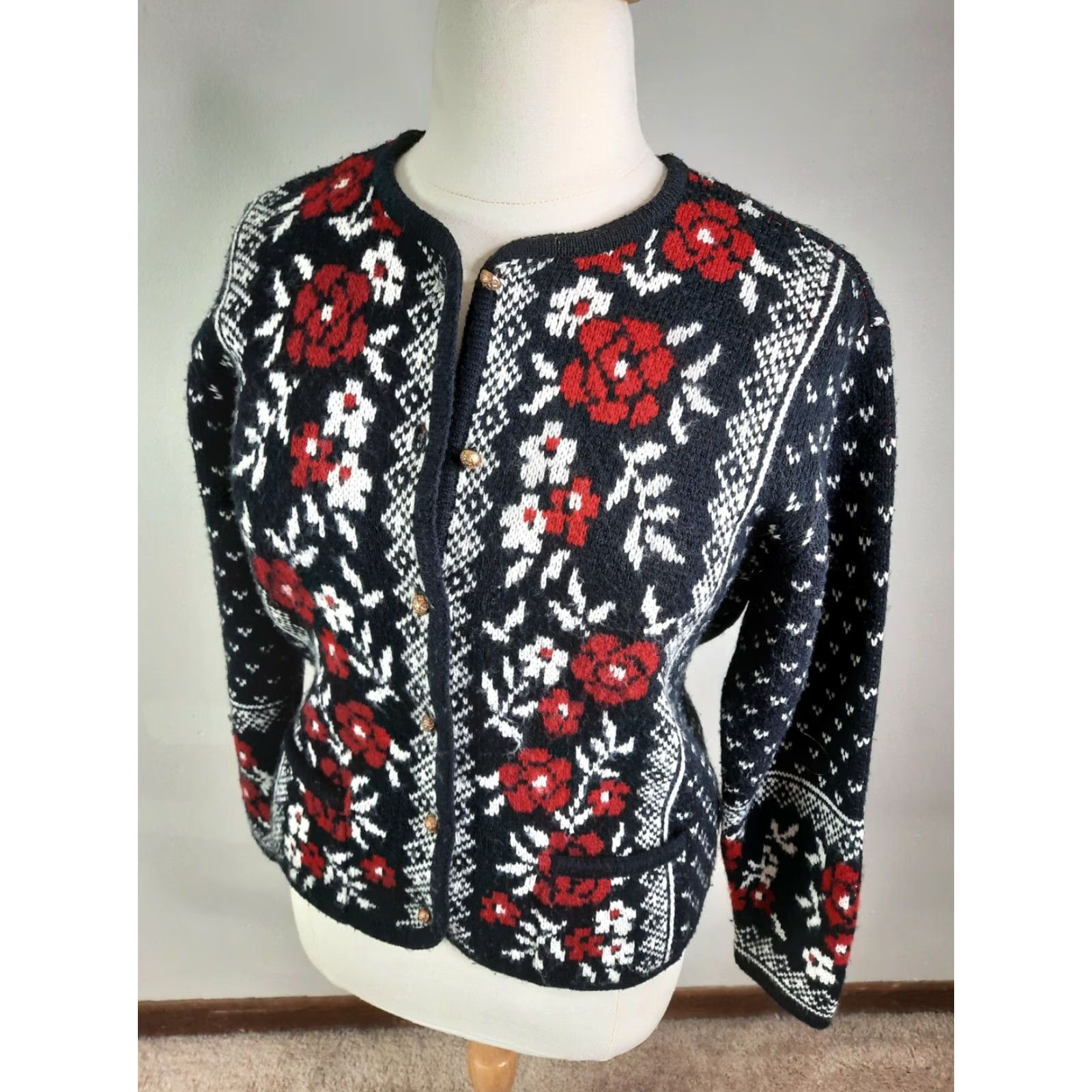 Vintage VINTAGE Crystal Kobe Women's Cardigan Sweater Black Floral Gold Buttons Long/S Sz L S8C Size L / US 10 / IT 46 - 4 Thumbnail