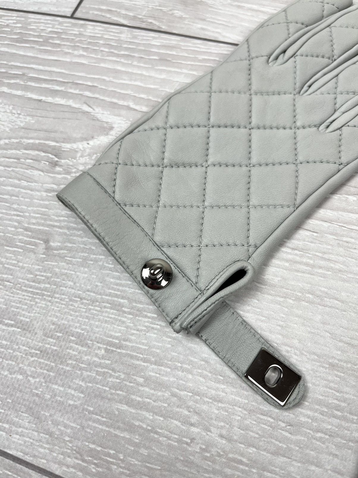 Chanel Chanel Luxury Grey Leather Lambskin Silk Lining Logo Gloves Size ONE SIZE - 20 Thumbnail