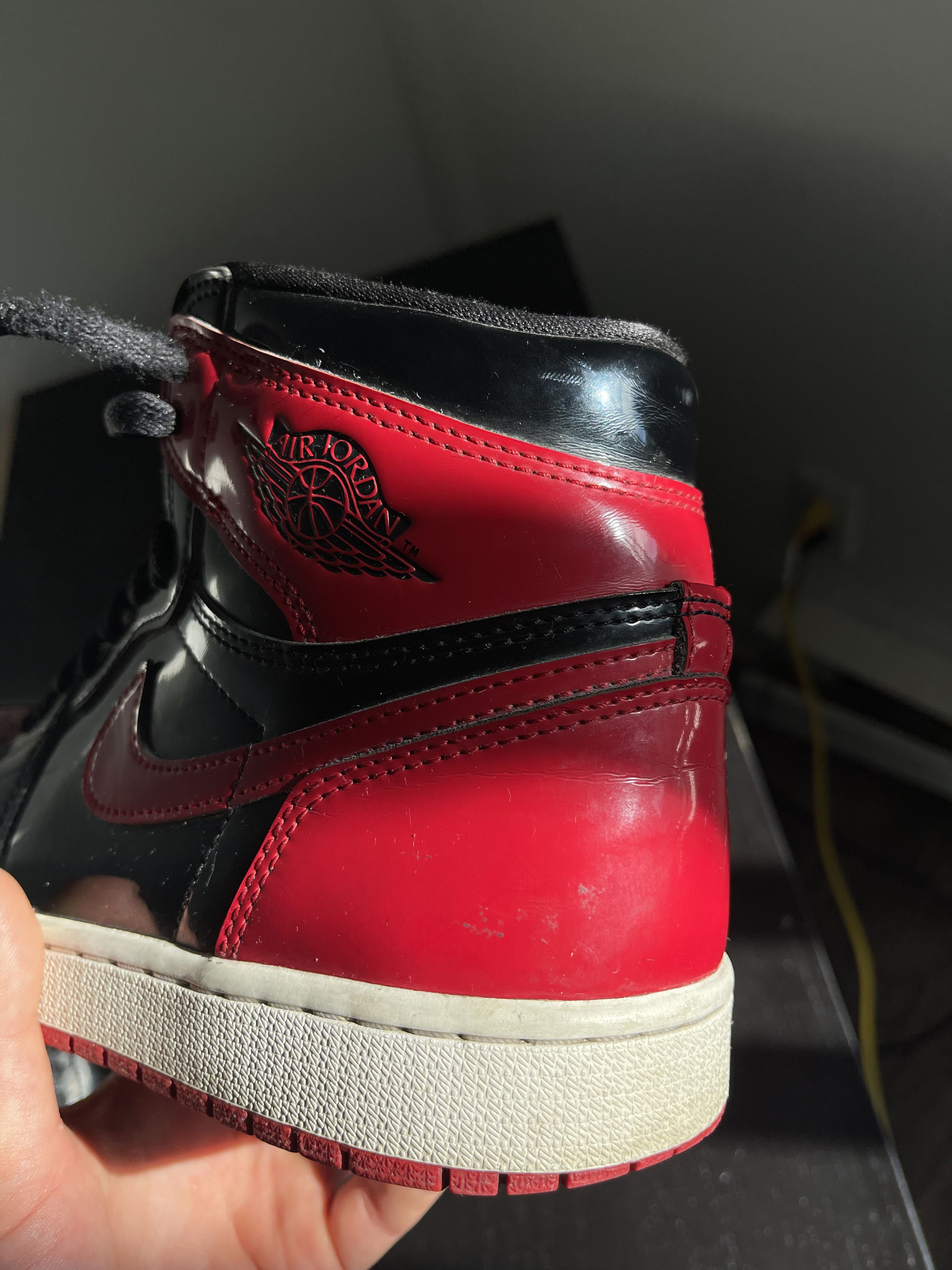 Nike Jordan 1 Patent Bred Size US 8.5 / EU 41-42 - 7 Thumbnail