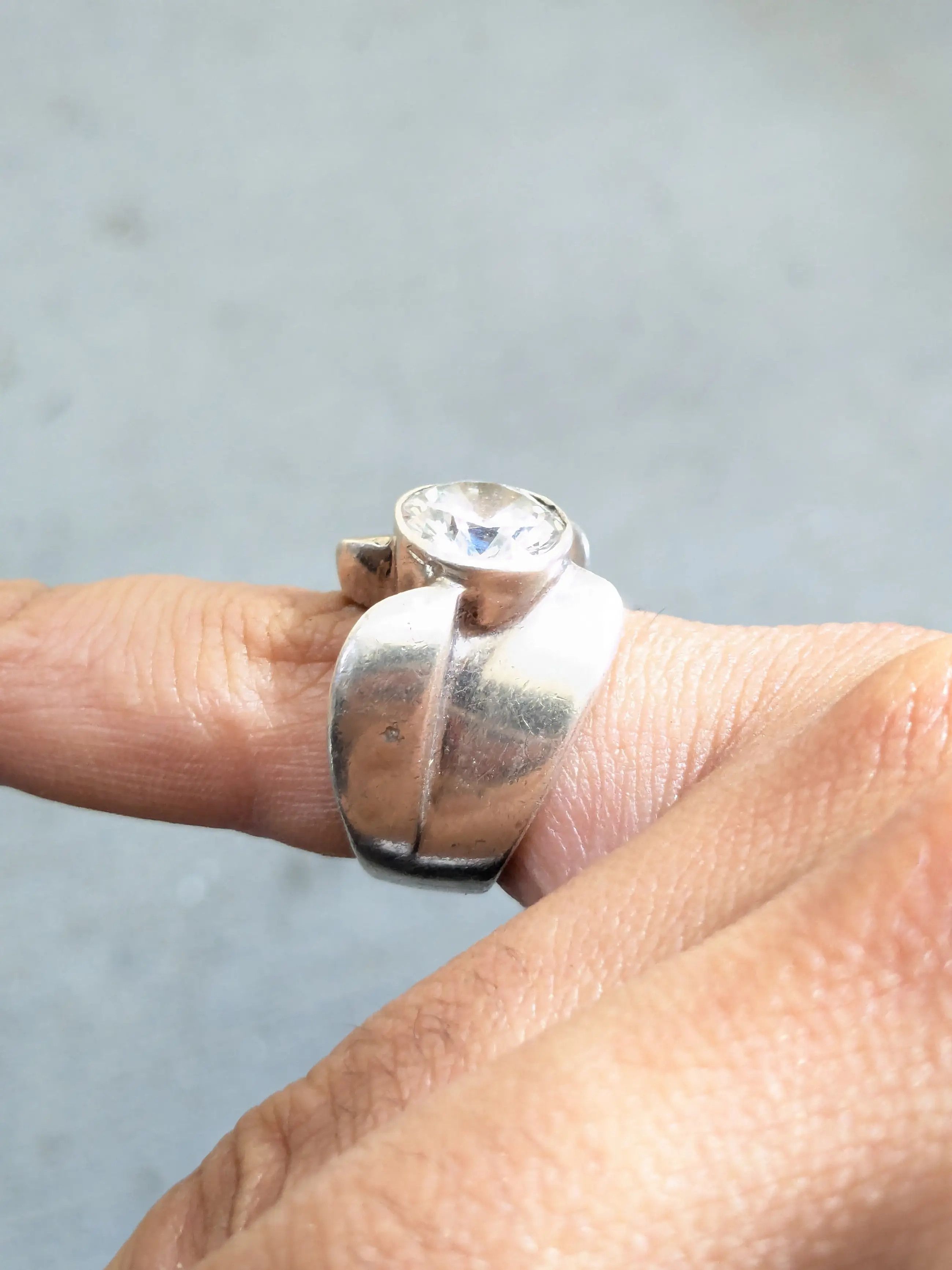 Sterling Silver Vintage Sterling Silver Ring 6 CZ Round Asymmetrical Size ONE SIZE - 14 Thumbnail