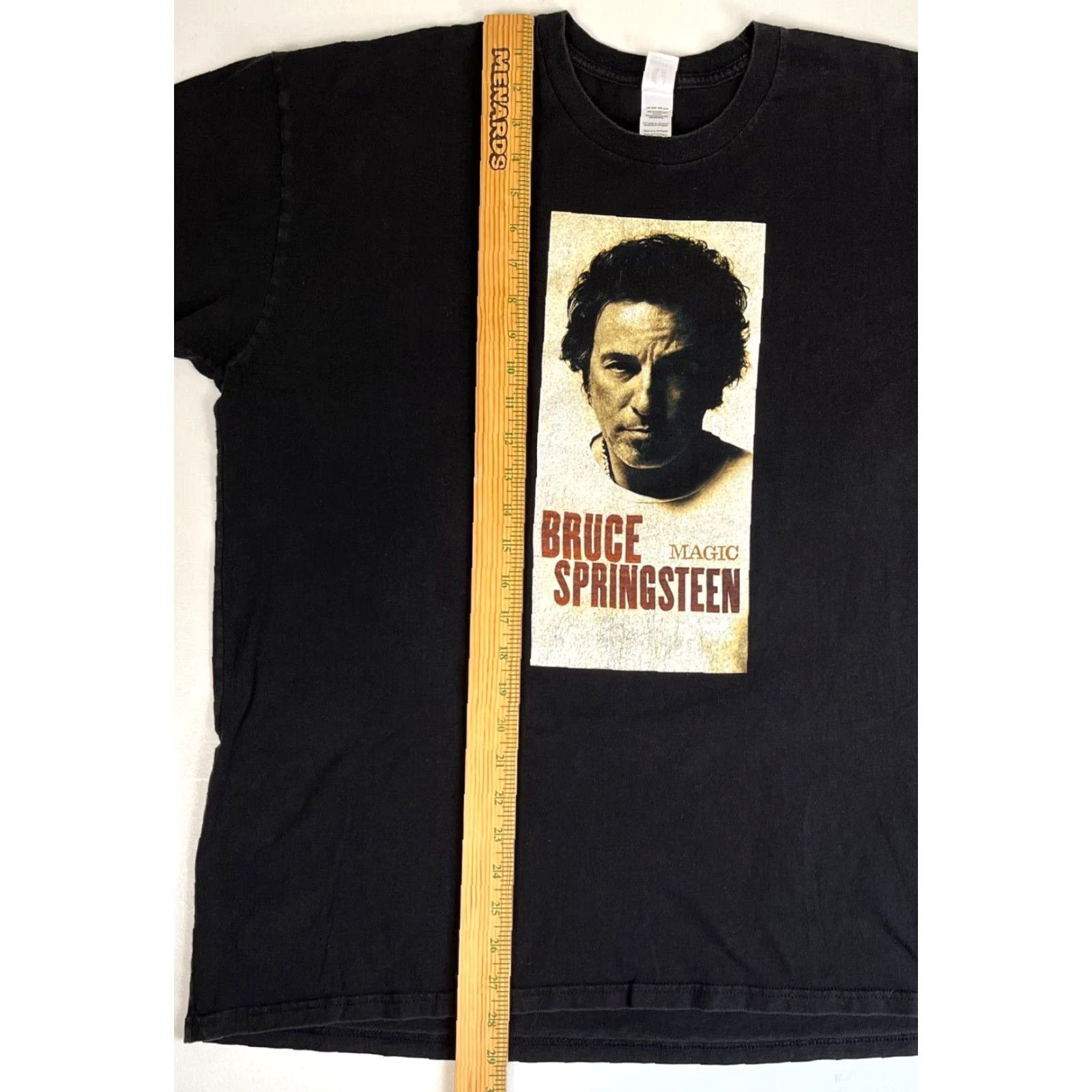 Vintage VINTAGE Men's Gaziani Bruce Springsteen 'Magic' 2007 Album Promo T-Shirt 2XL Black Cotton Short Sleeve Crew Neck Graphic Print Double-Sided Music Mens Size US XXL / EU 58 / 5 - 7 Thumbnail