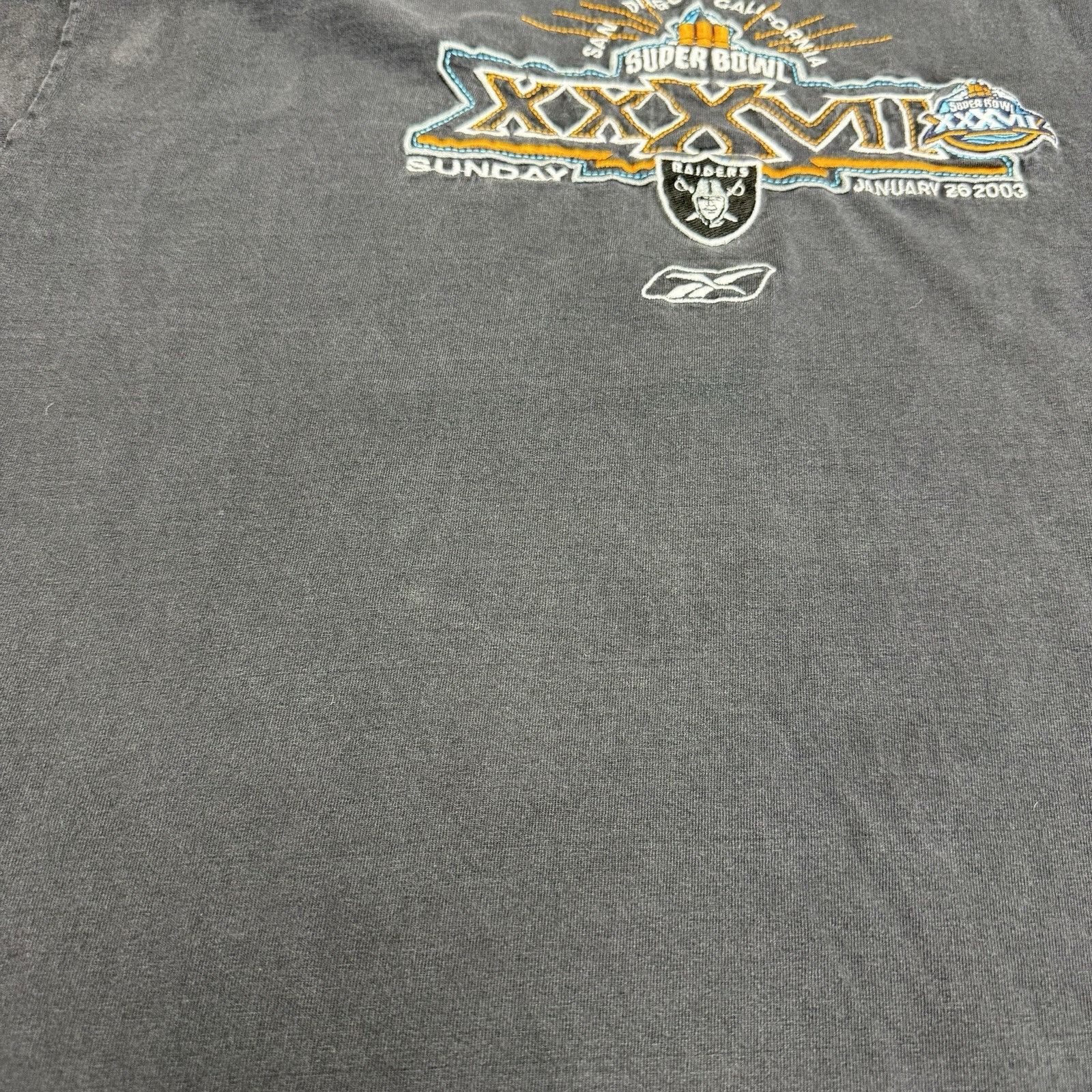 Vintage Vintage Super Bowl XXXVII Reebok T Shirt Mens XL Black Size US XL / EU 56 / 4 - 5 Thumbnail