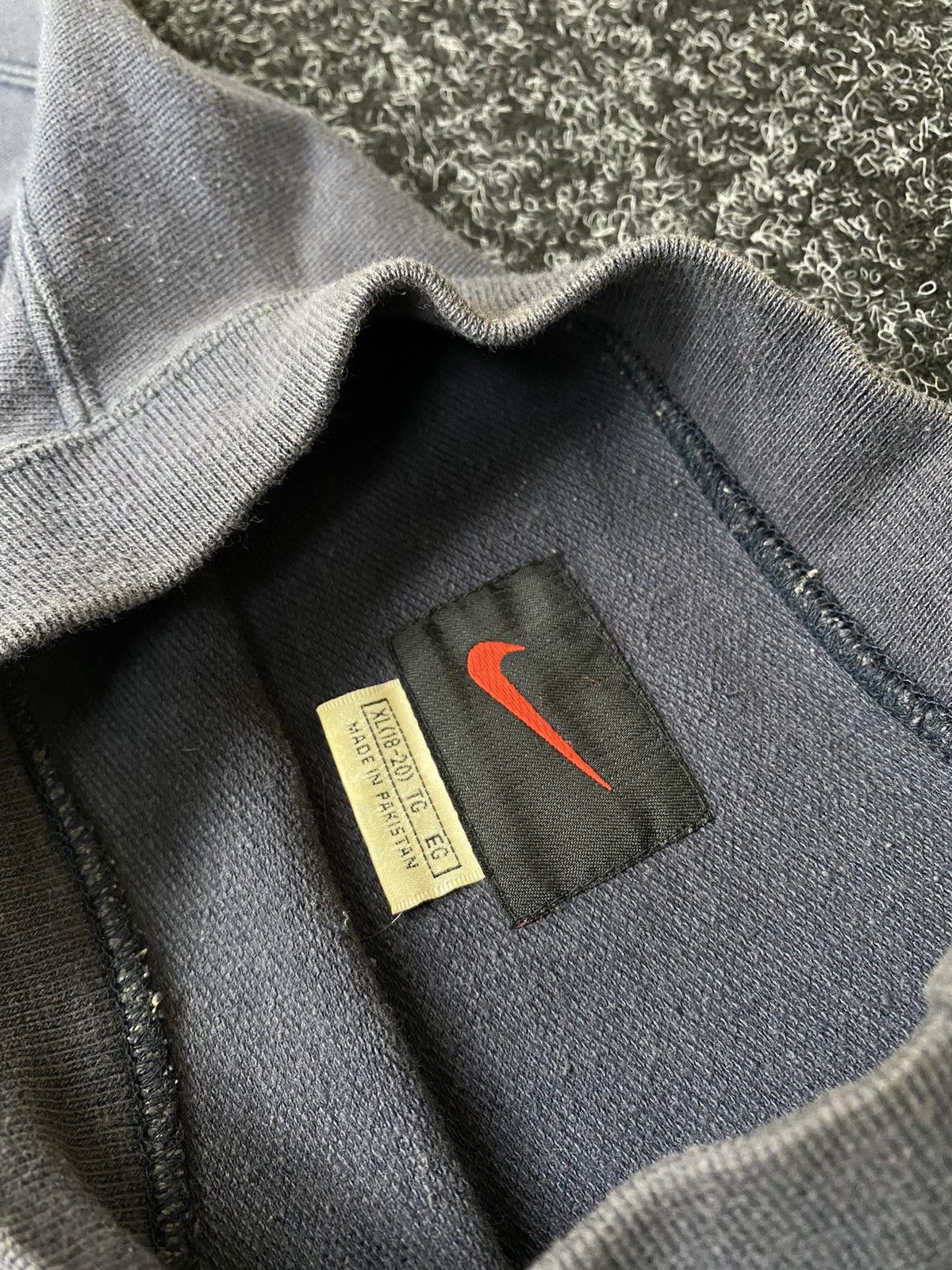 Vintage 🚨90s Faded Nike sweatshirt black/red tab rare Size US XL / EU 56 / 4 - 6 Thumbnail