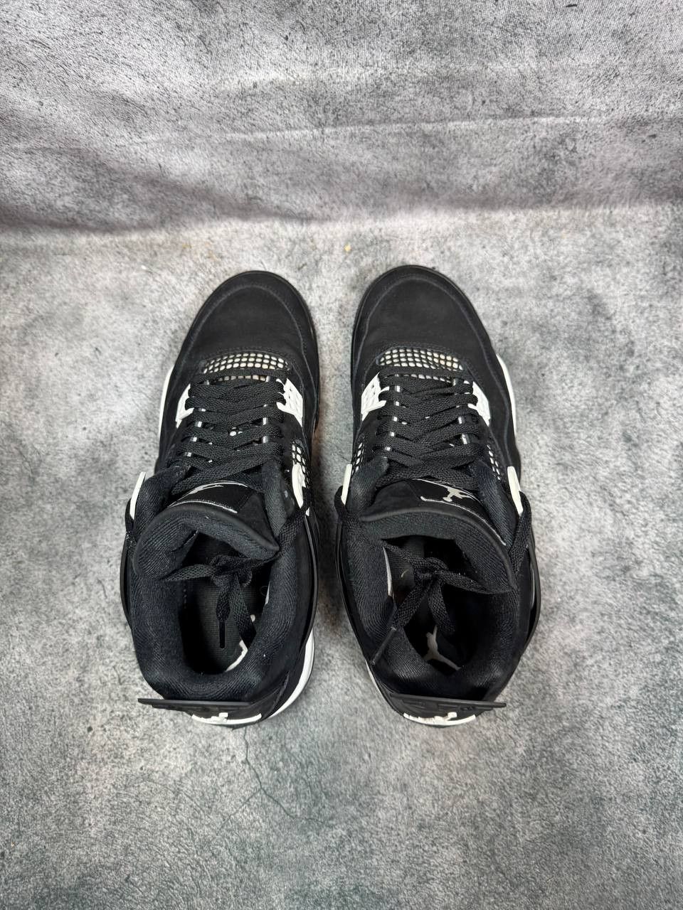 Jordan Brand Size 11 | Jordan 4 White Thunder No Box | Pre-Owned Size US 11 / EU 44 - 5 Thumbnail