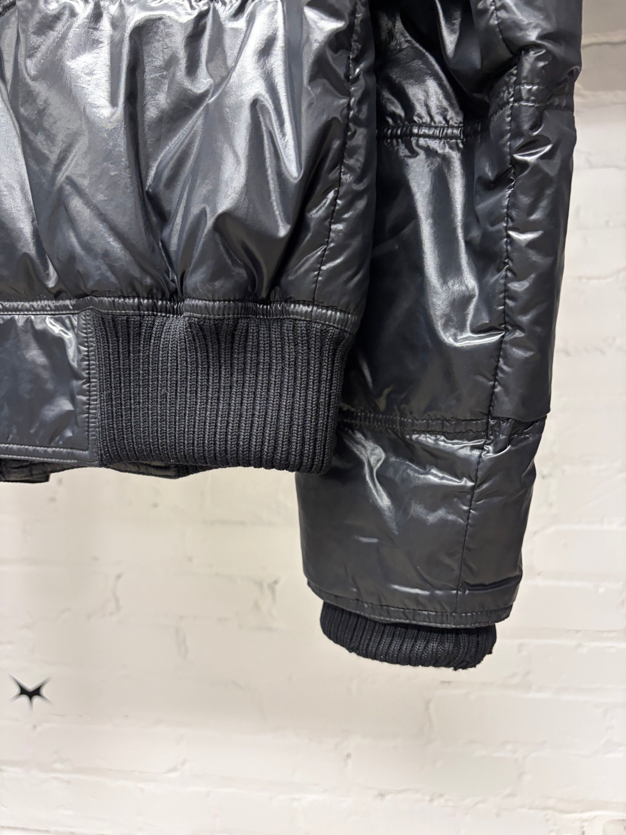 Gucci 2000s Gucci by Frida Giannini Waxed Black Down Filled Jacket with Leather Crest Patch Size US M / EU 48-50 / 2 - 4 Thumbnail
