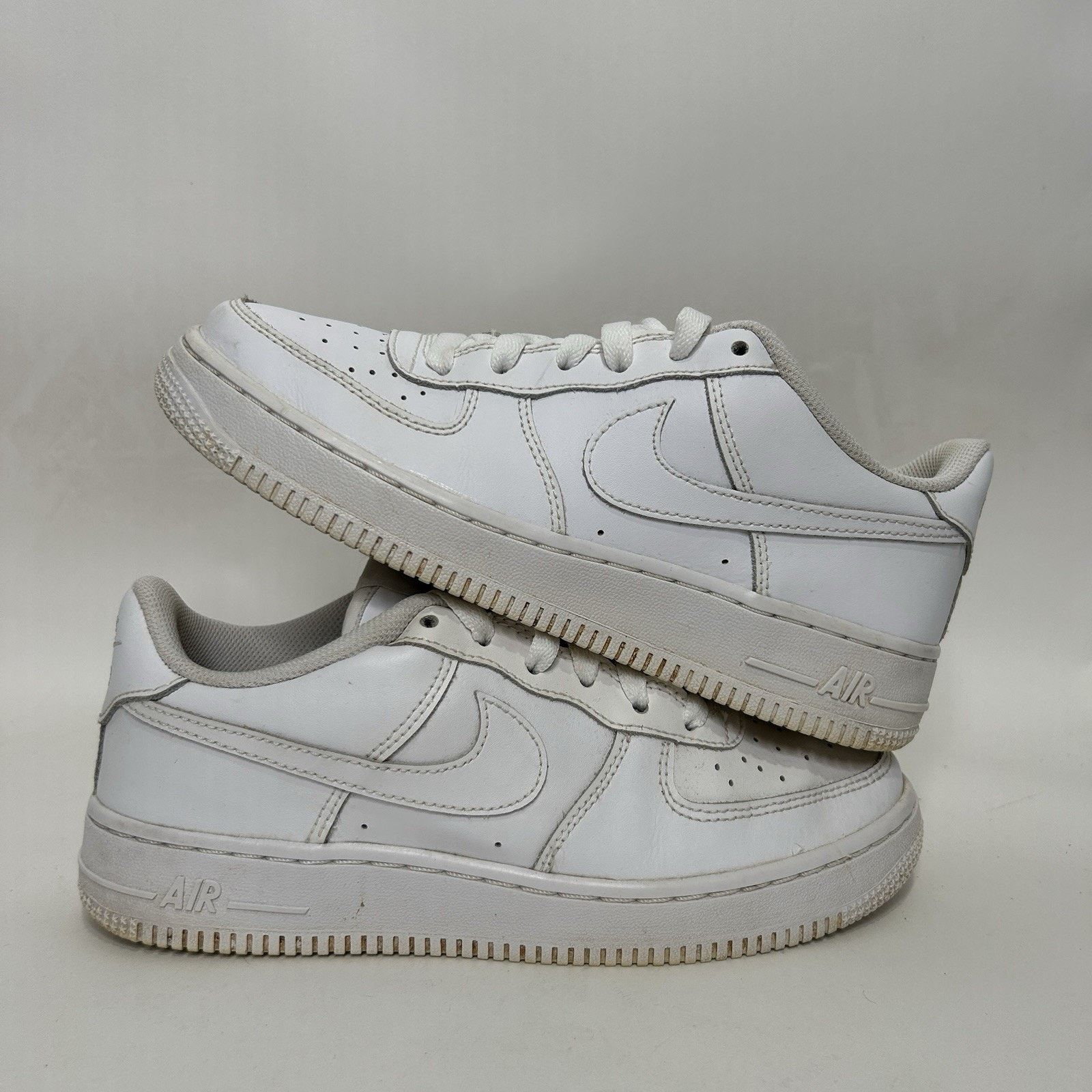Nike Nike Air Force 1 Low GS “Triple White” Size US 5 / IT 35 - 1 Thumbnail