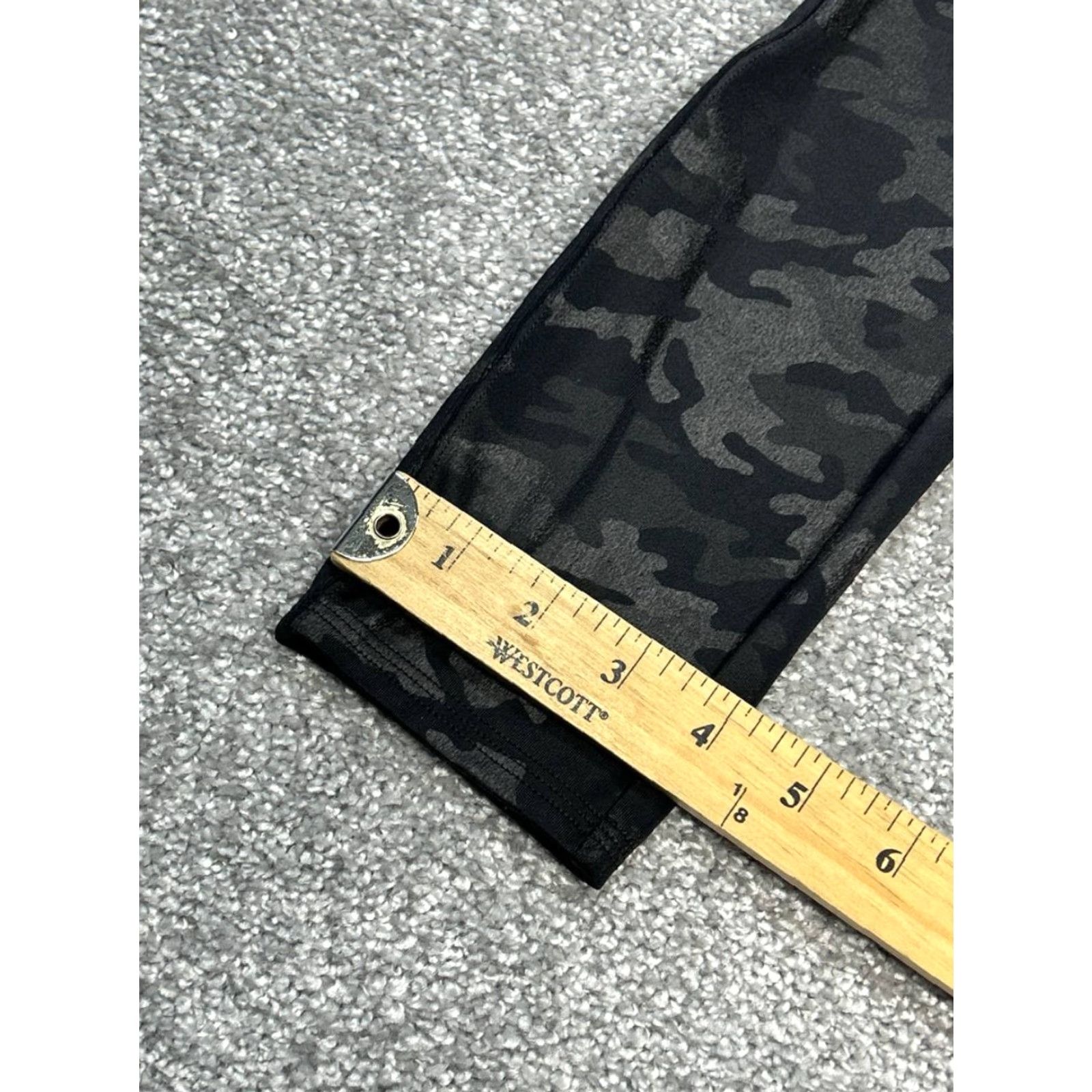 Spanx Spanx Leggings Womens XL Multicolor Camouflage Faux Leather Stretch Mid Rise Elastic Waist Nylon Spandex Pull On Size 40" / US 18 - 3 Thumbnail