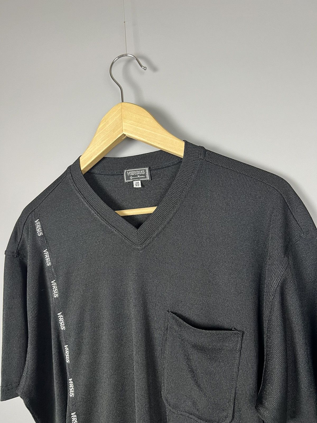 Versace Vintage Versus by Gianni Versace Classic Logo Tee / T Shirt Size US XL / EU 56 / 4 - 5 Thumbnail